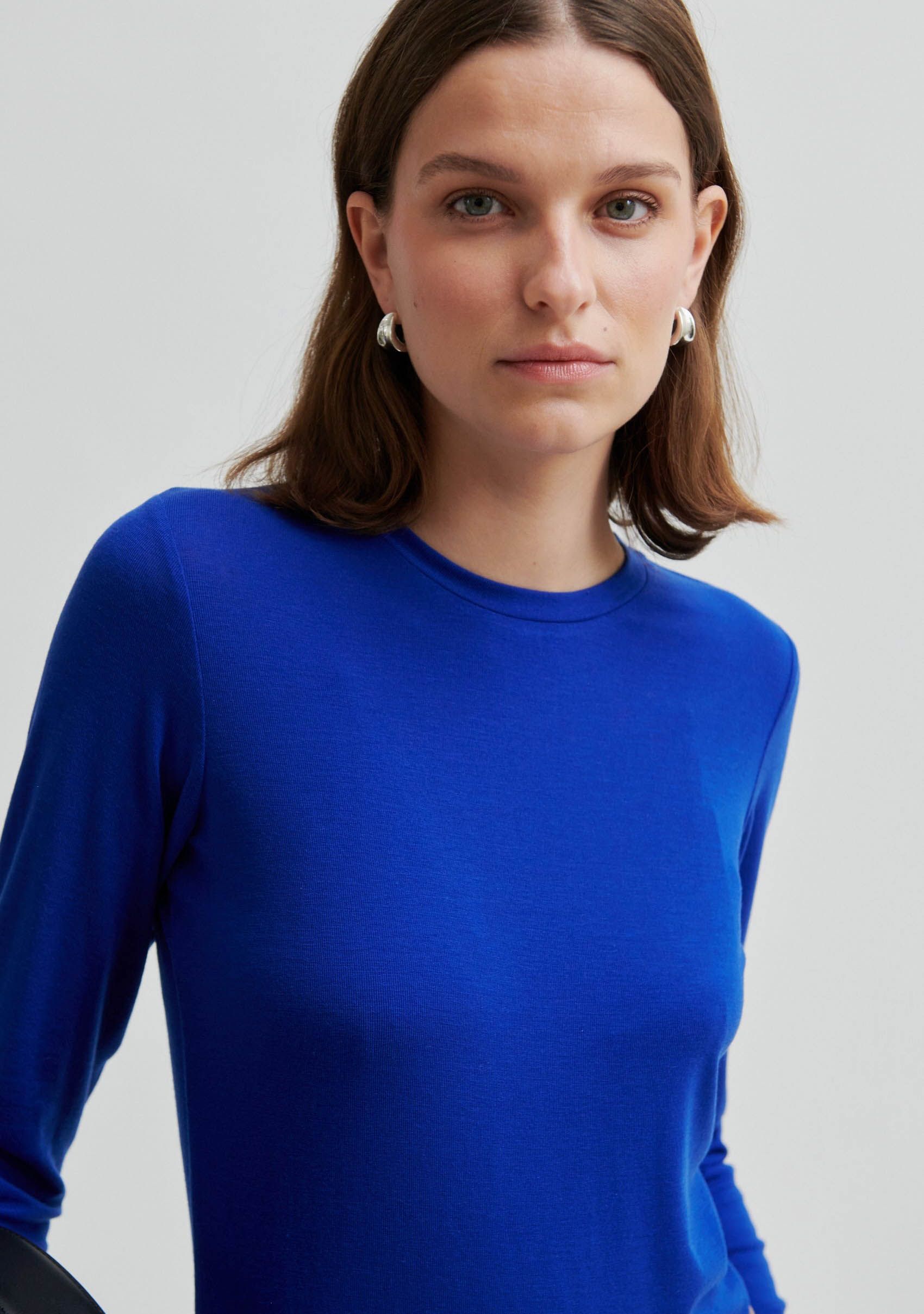 SECOND FEMALE SHIRT