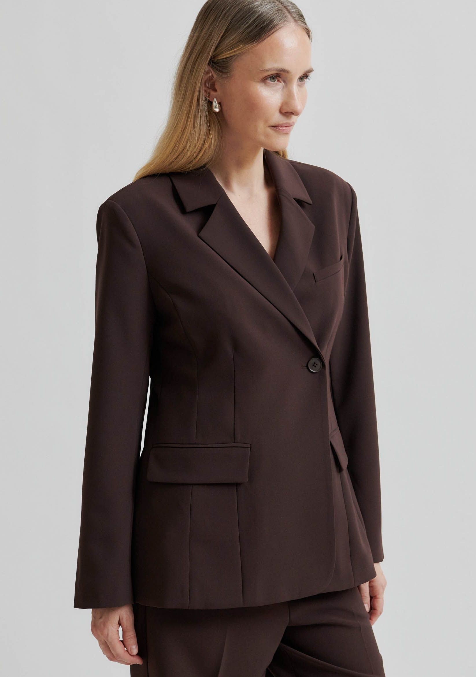 SECOND FEMALE BLAZER