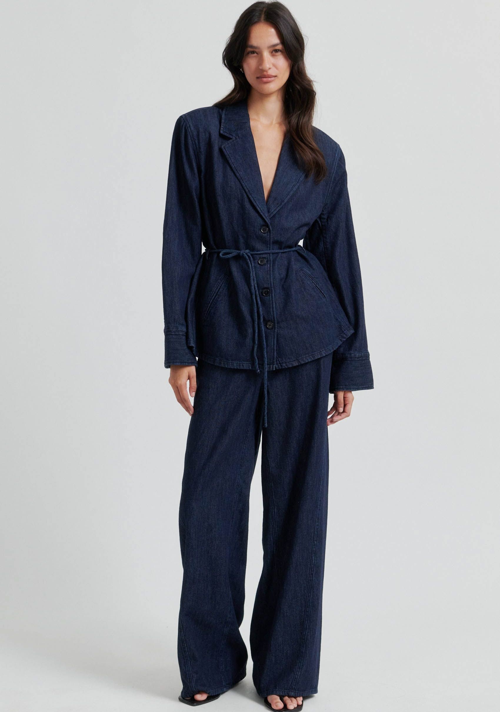 SECOND FEMALE BLAZER