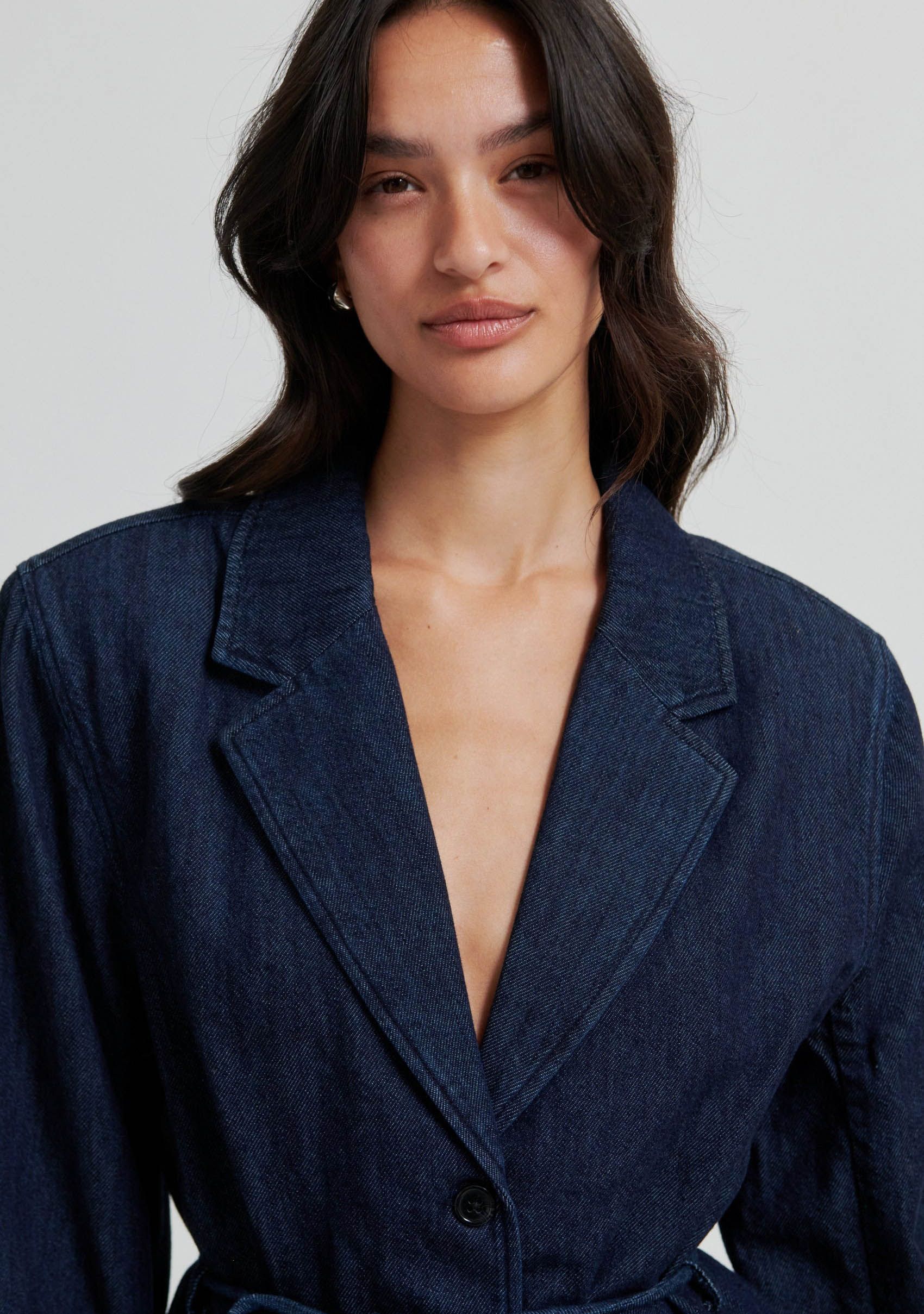 SECOND FEMALE BLAZER