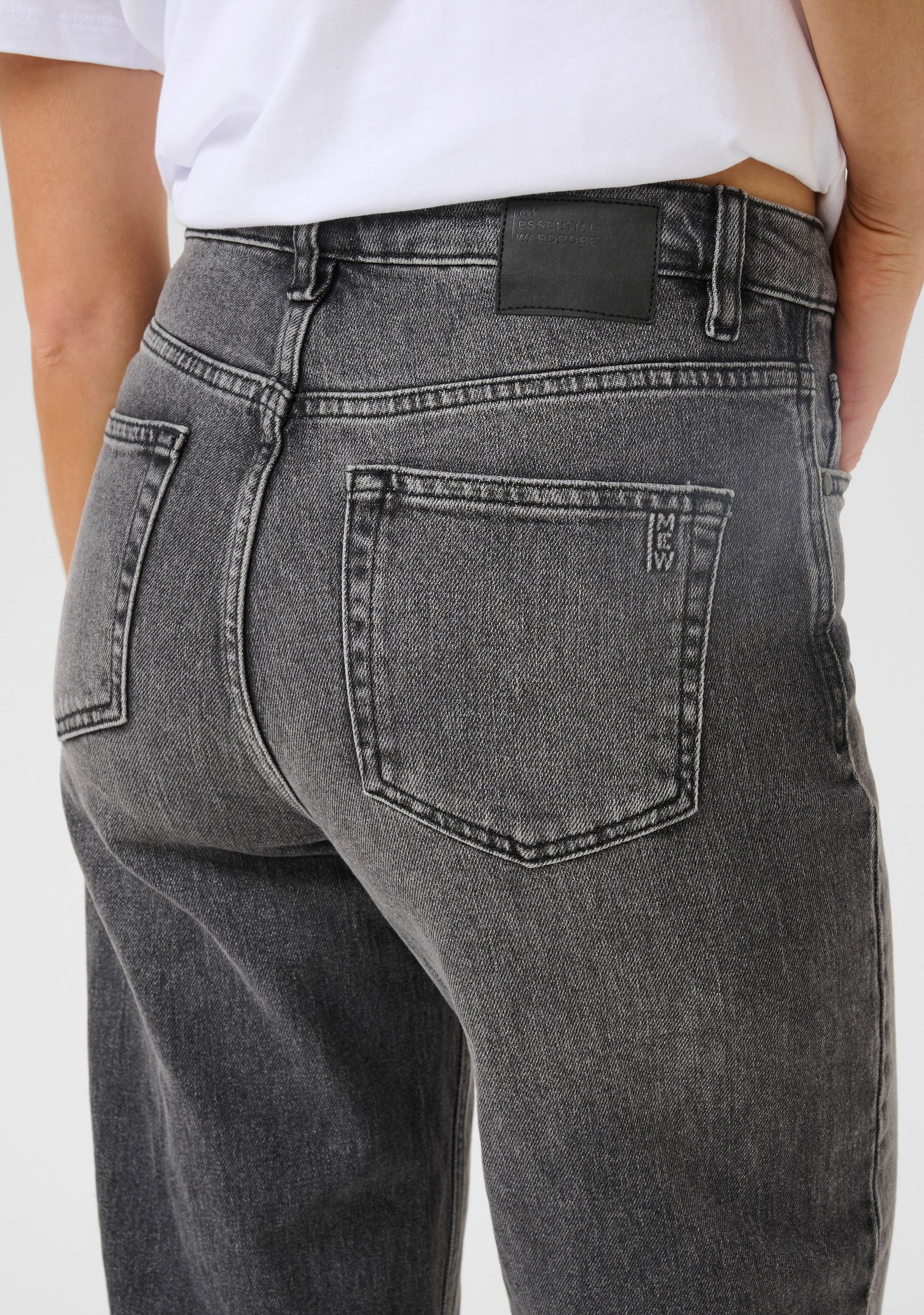 MY ESSENTIAL WARDROBE JEANS