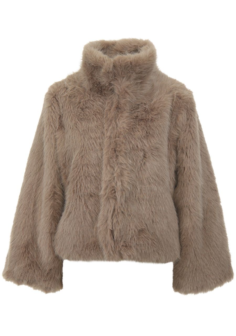 MY ESSENTIAL WARDROBE JAS