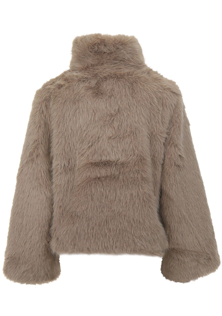 MY ESSENTIAL WARDROBE JAS