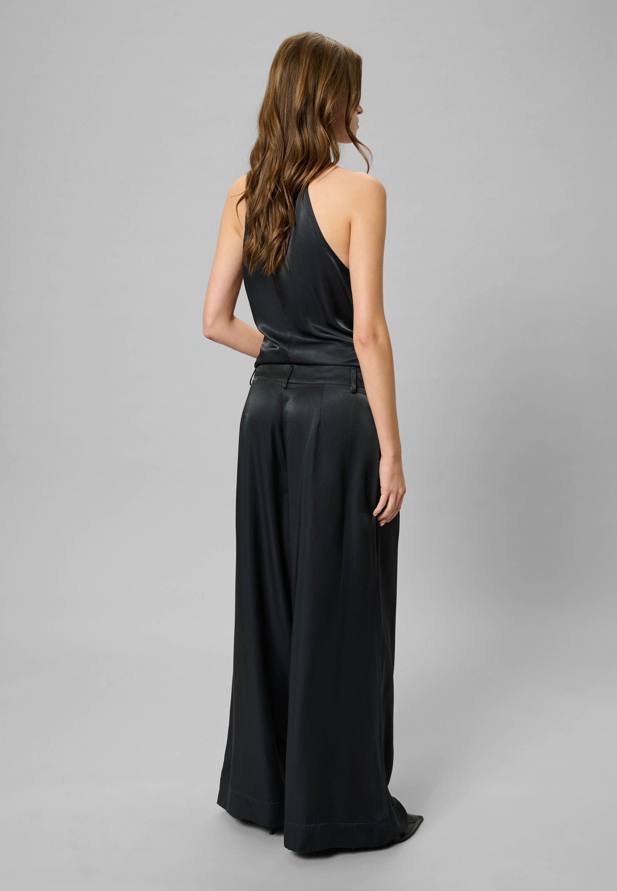 MY ESSENTIAL WARDROBE PANTALON