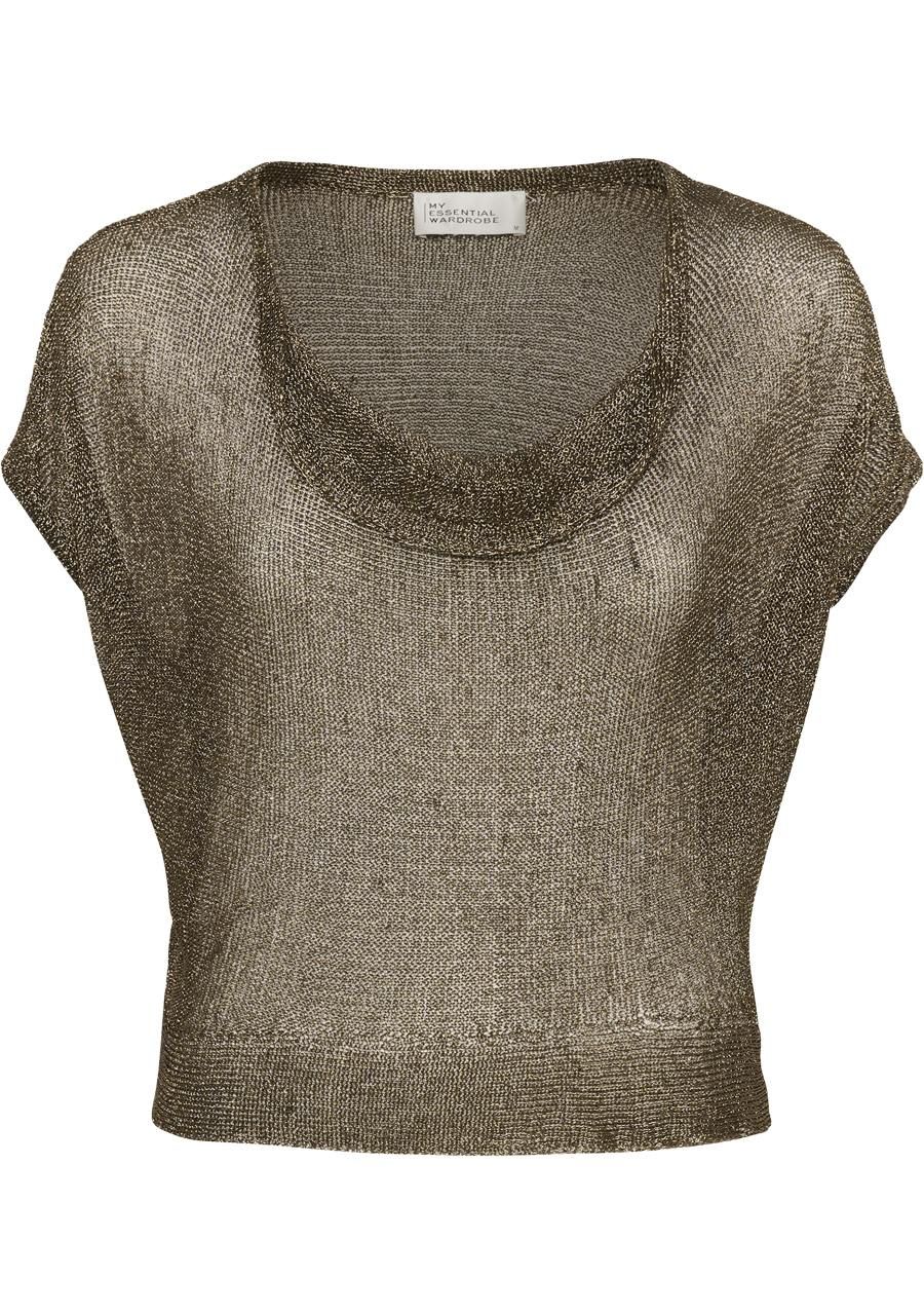MY ESSENTIAL WARDROBE SHIRT
