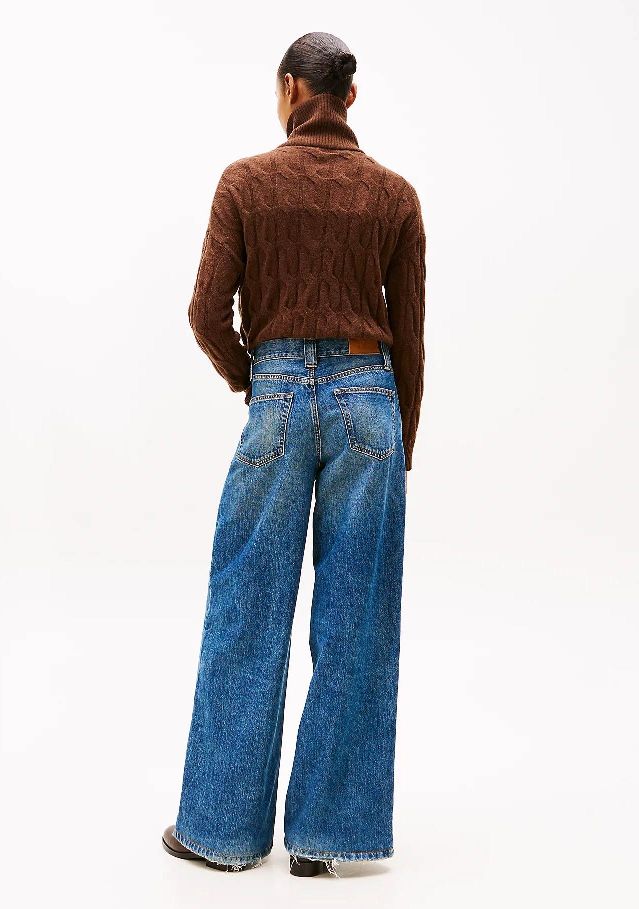 TOMMY HILFIGER JEANS