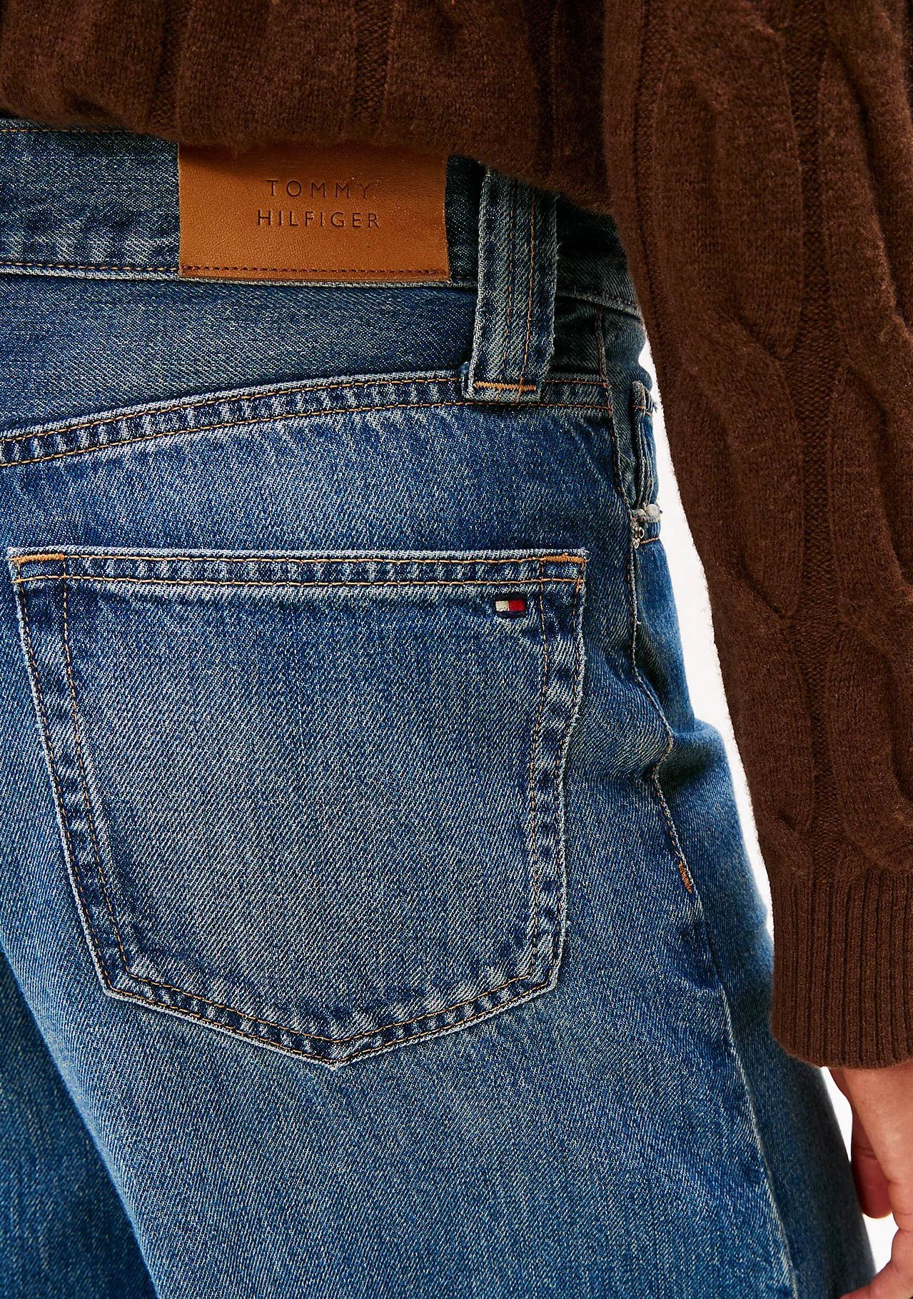 TOMMY HILFIGER JEANS