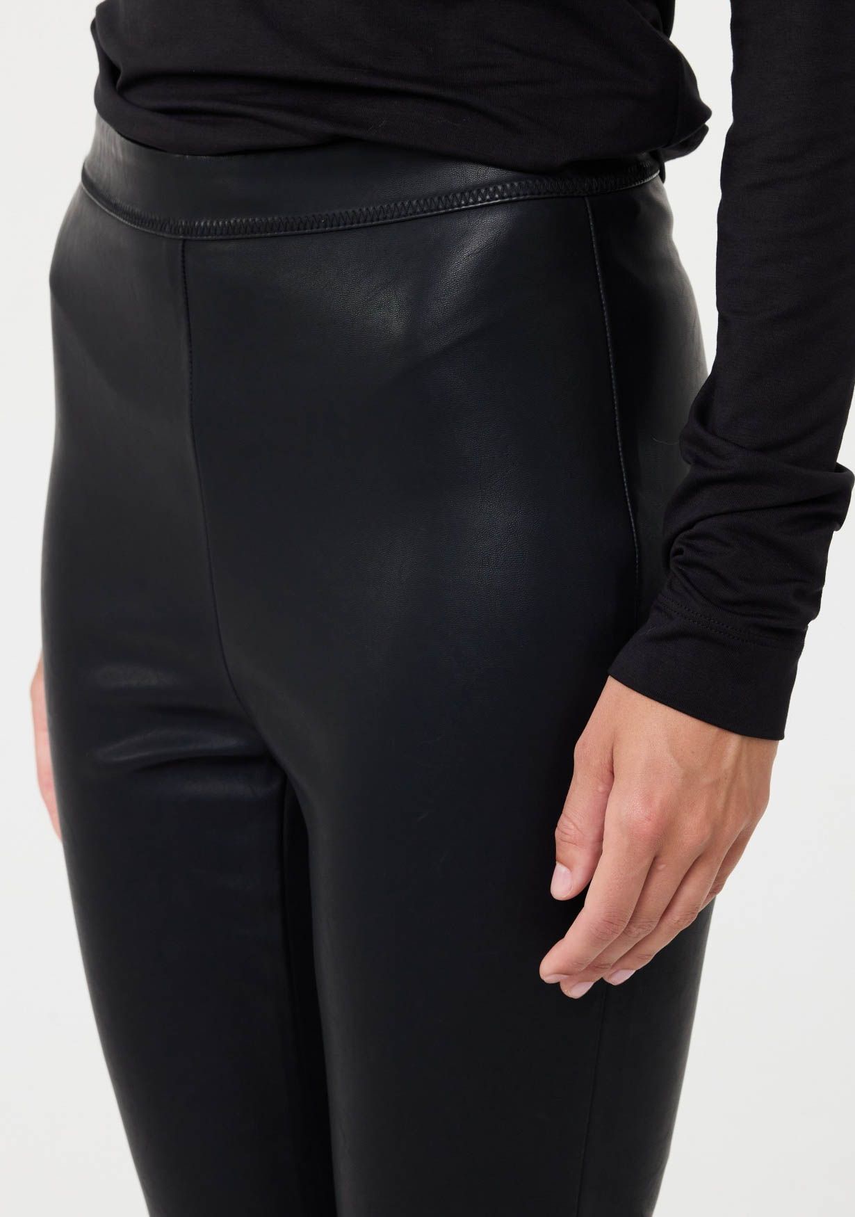 KNIT-TED LEGGING