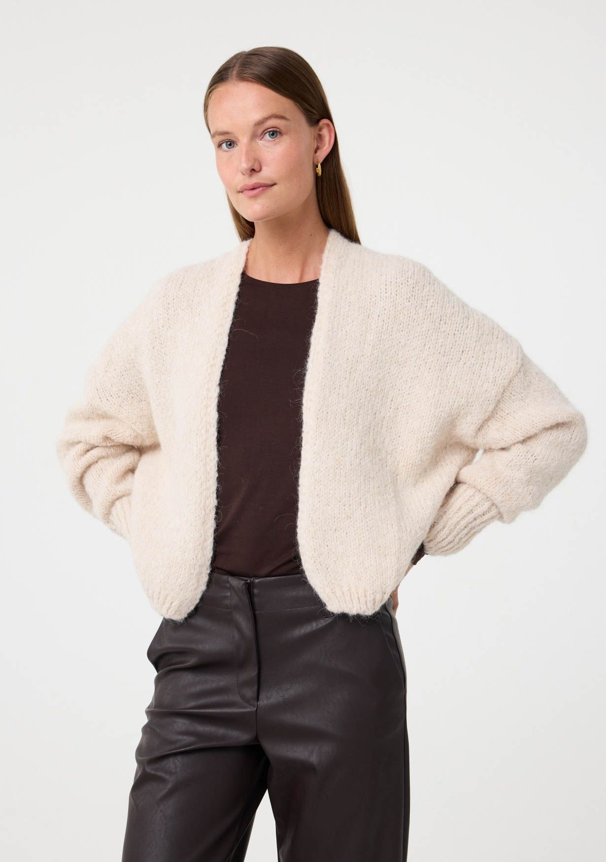 KNIT-TED VEST