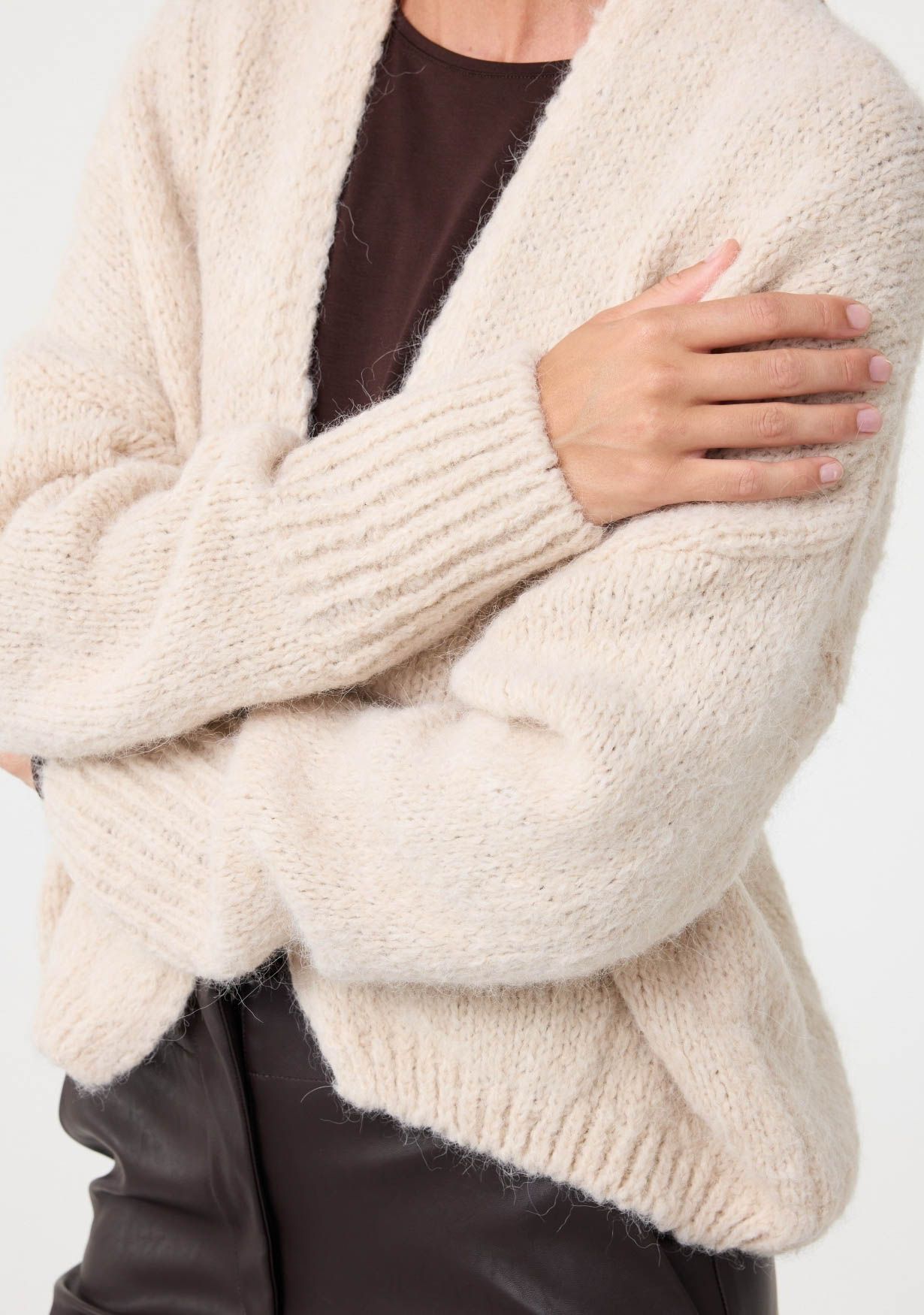 KNIT-TED VEST