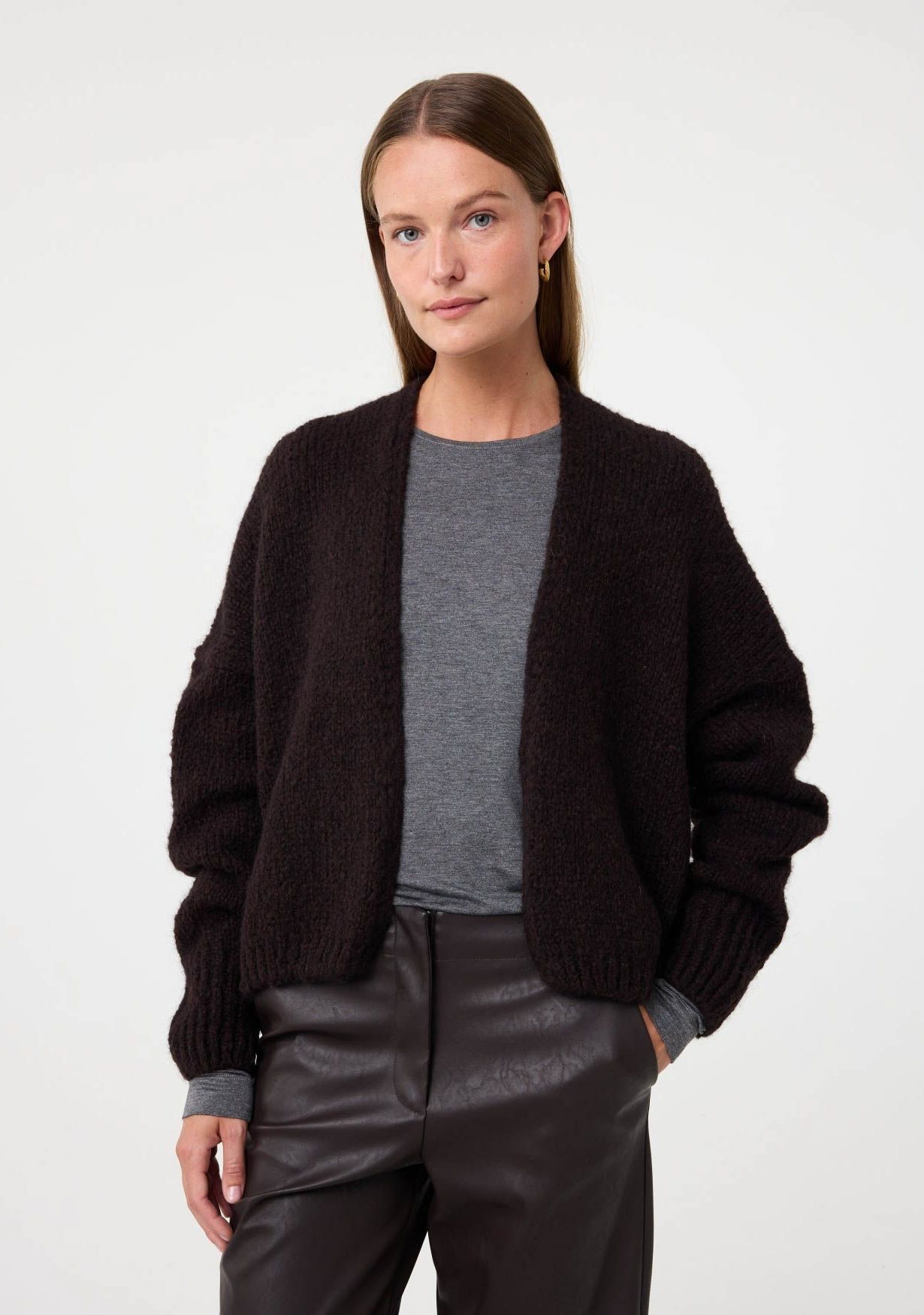 KNIT-TED VEST