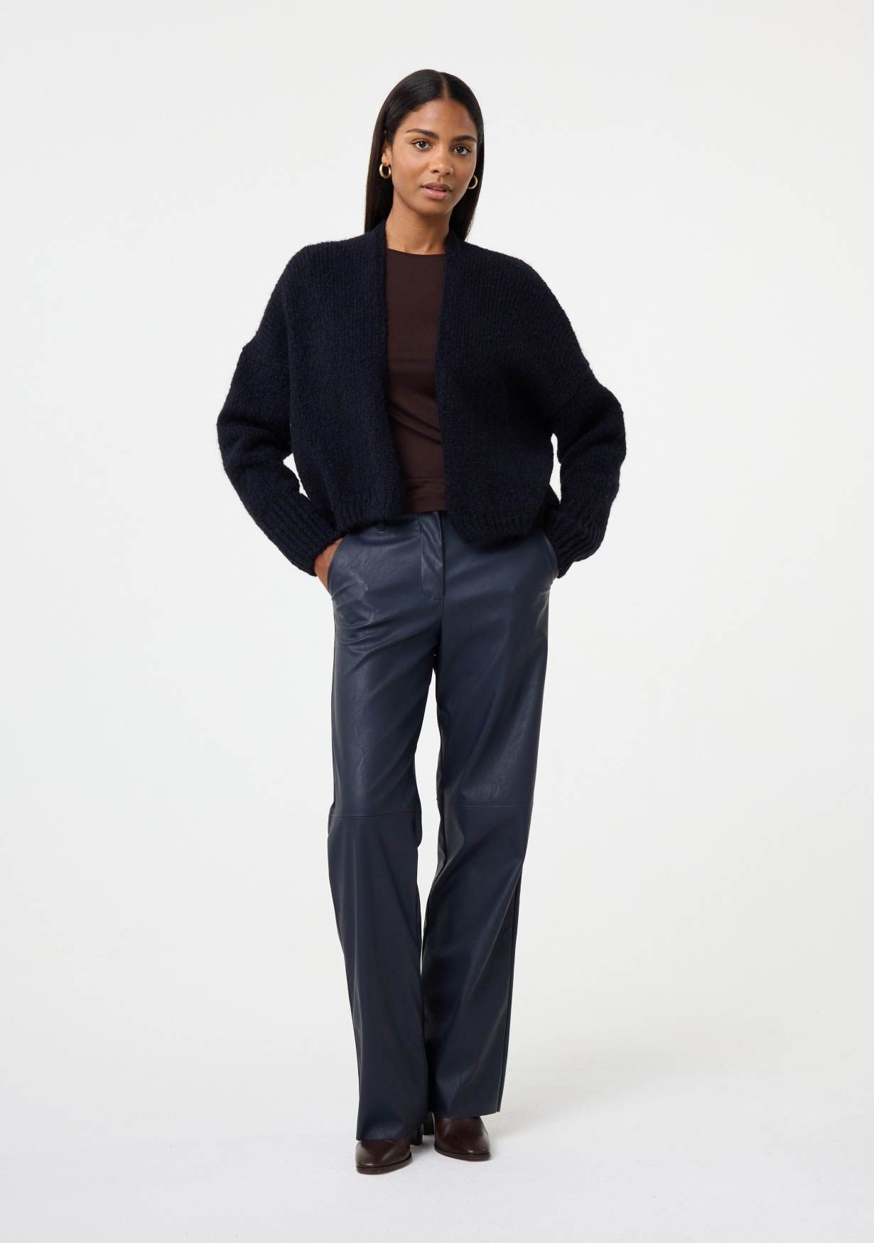 KNIT-TED VEST