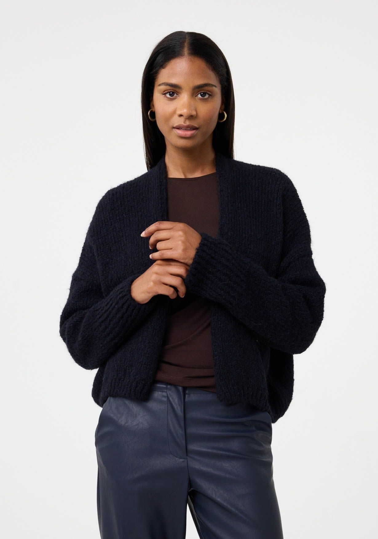 KNIT-TED VEST
