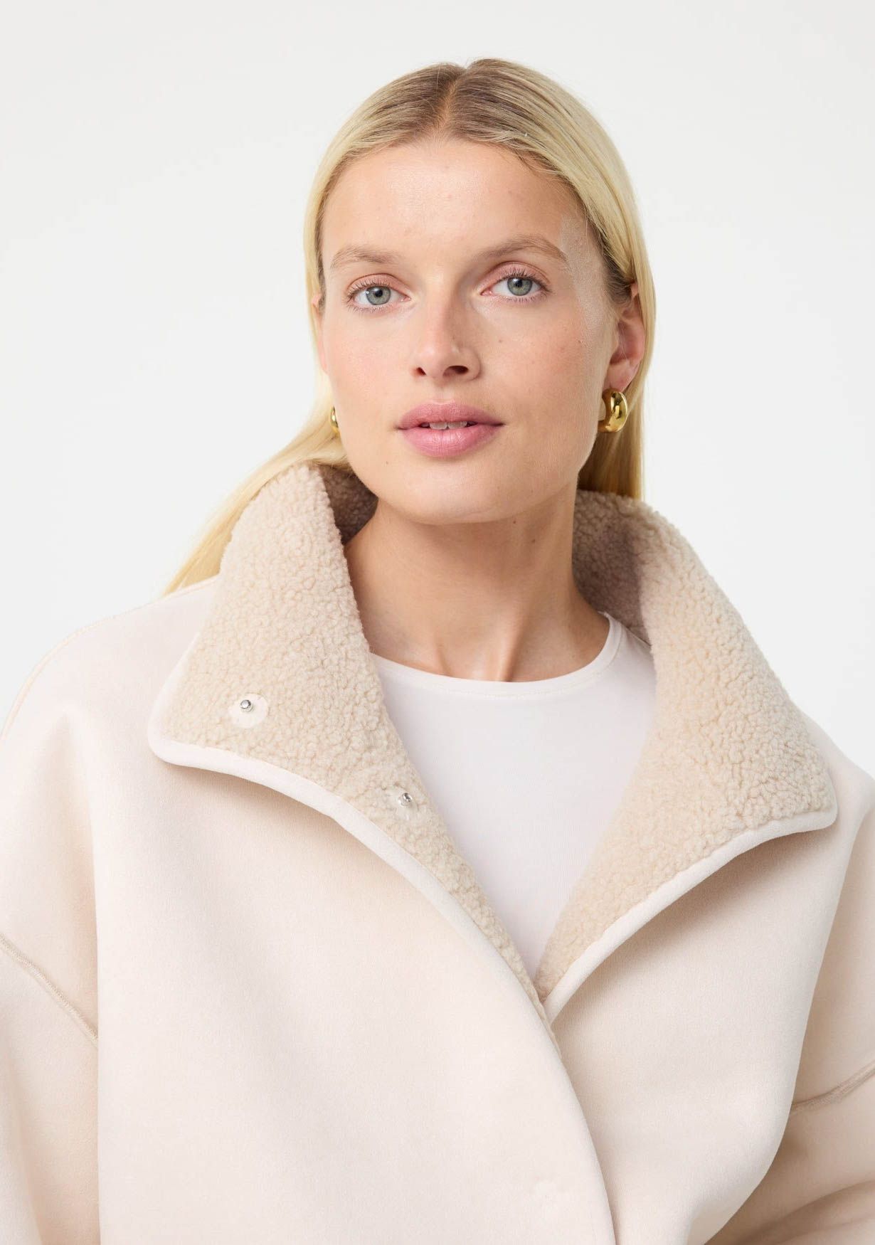KNIT-TED IN BETWEEN