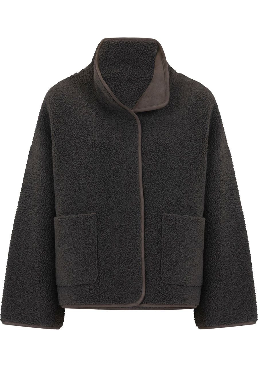KNIT-TED IN BETWEEN
