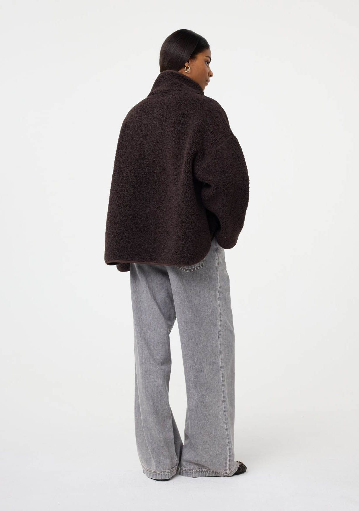 KNIT-TED IN BETWEEN