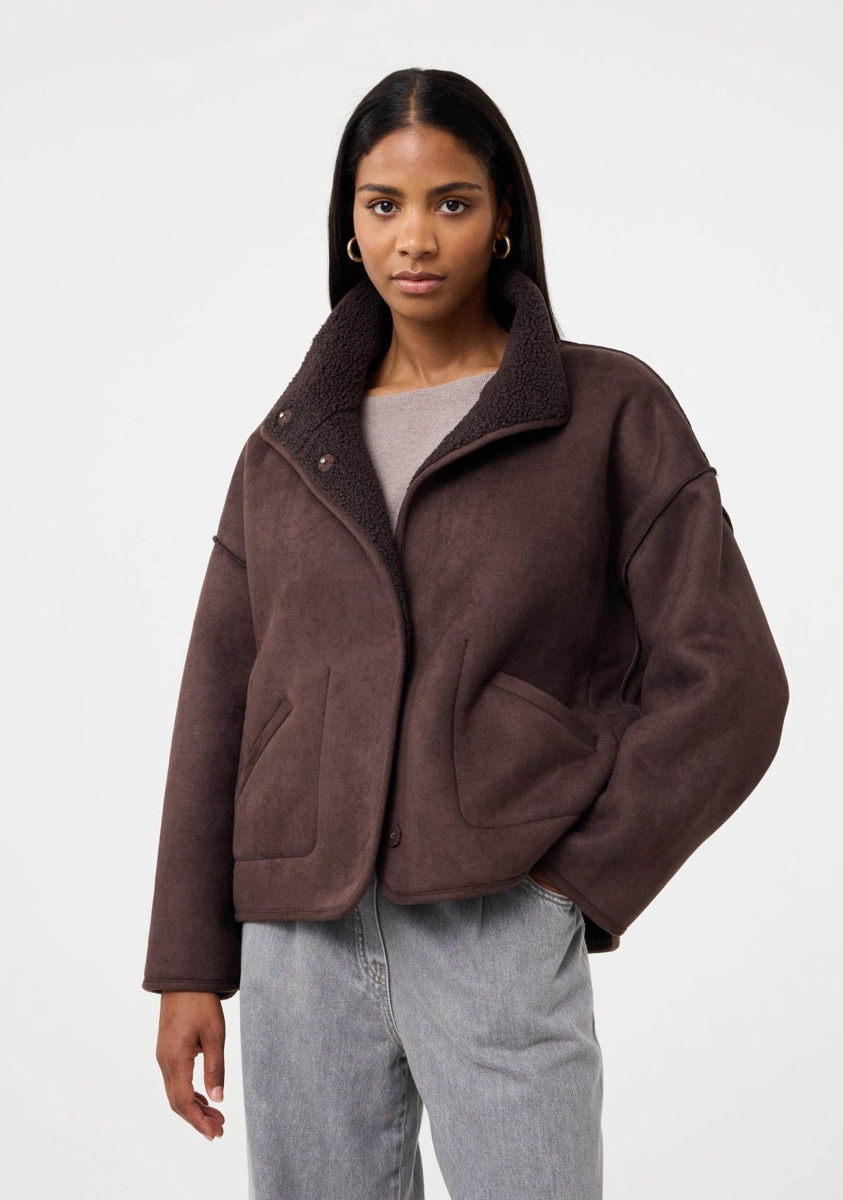 KNIT-TED IN BETWEEN