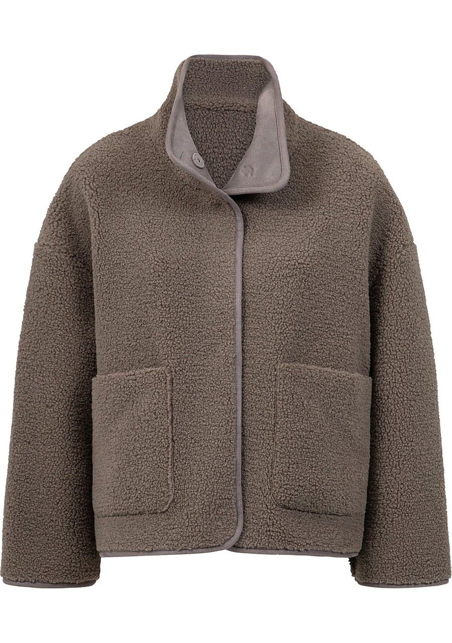 KNIT-TED IN BETWEEN