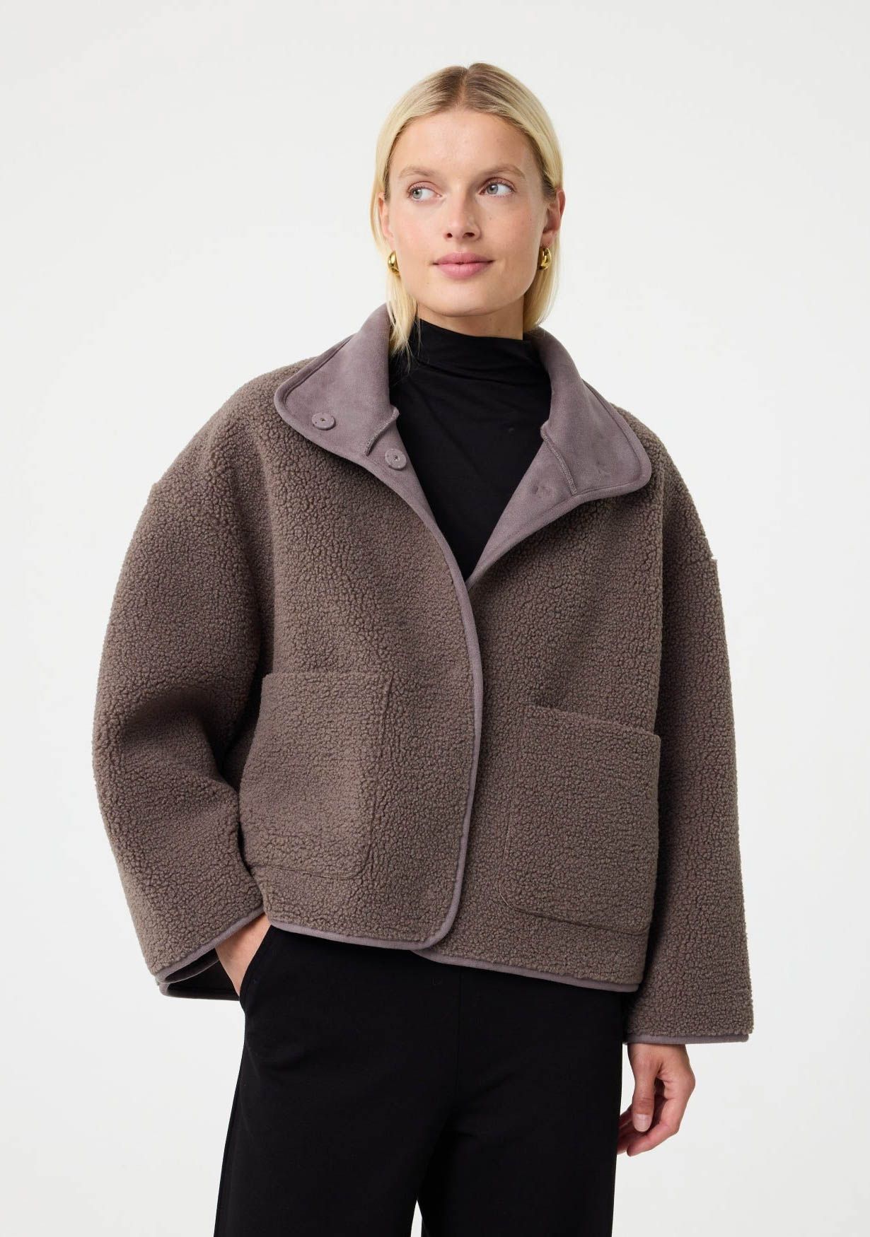 KNIT-TED IN BETWEEN