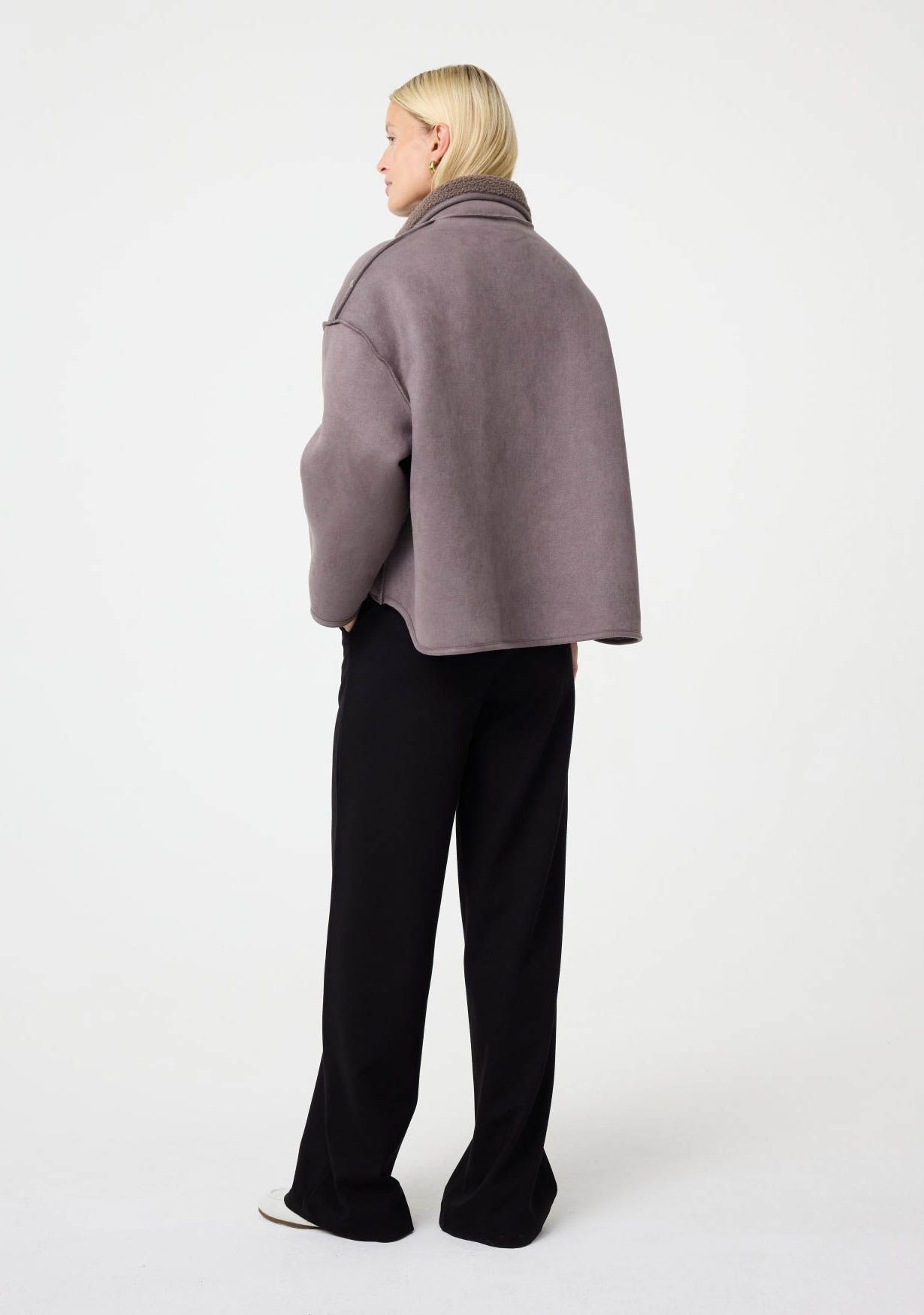 KNIT-TED IN BETWEEN
