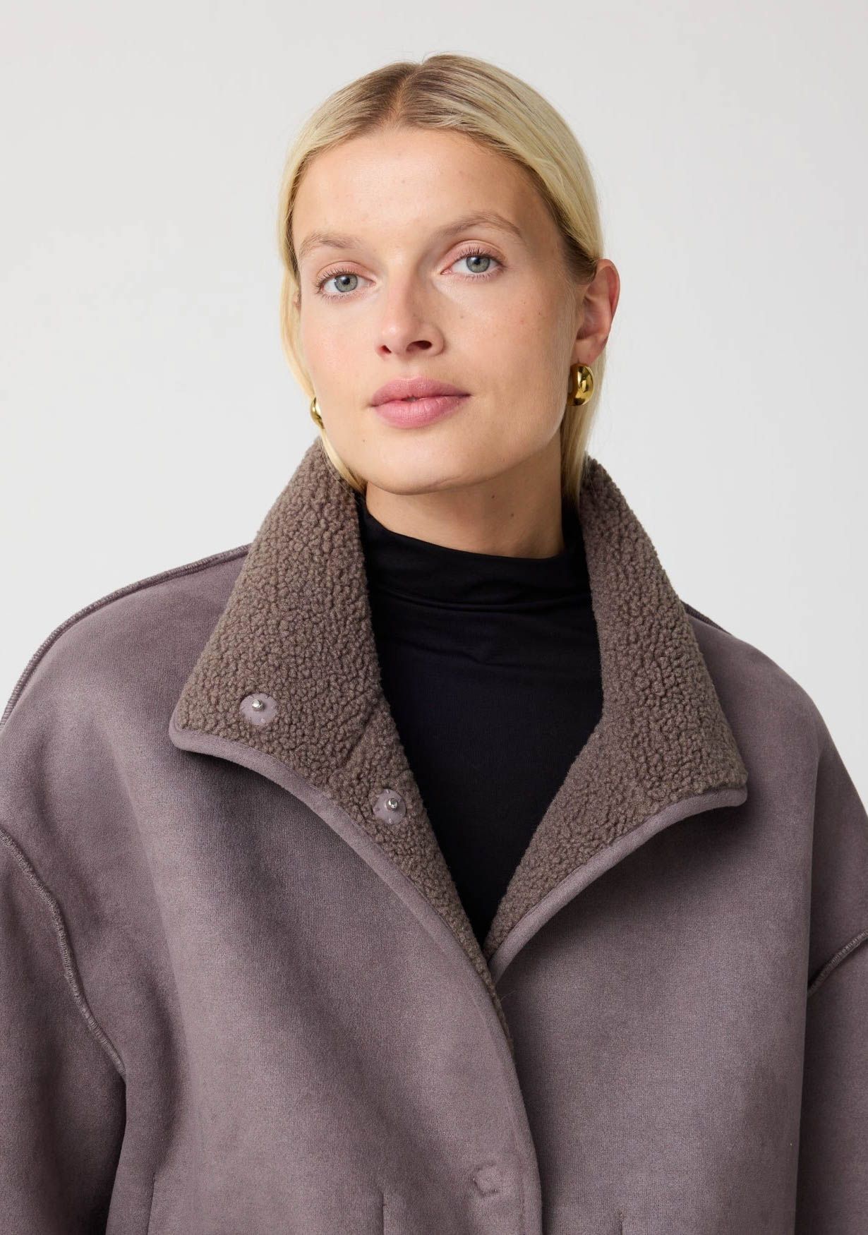 KNIT-TED IN BETWEEN