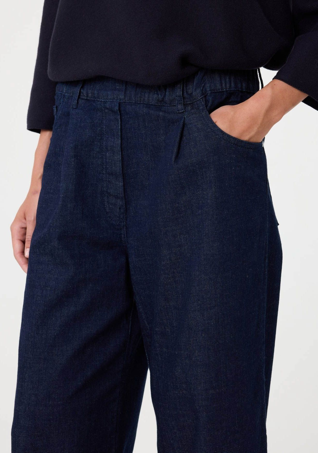 KNIT-TED JEANS