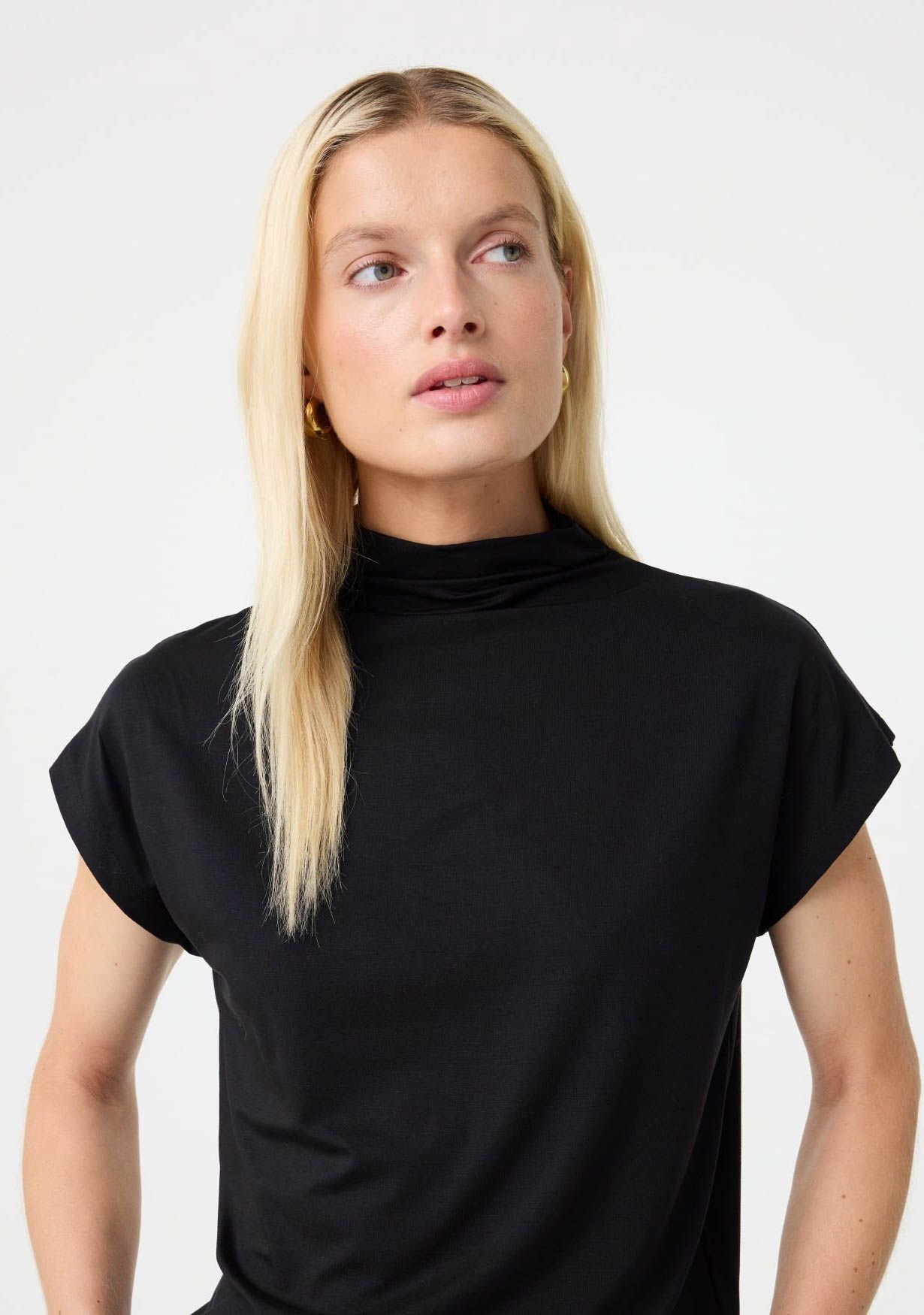 KNIT-TED SHIRT