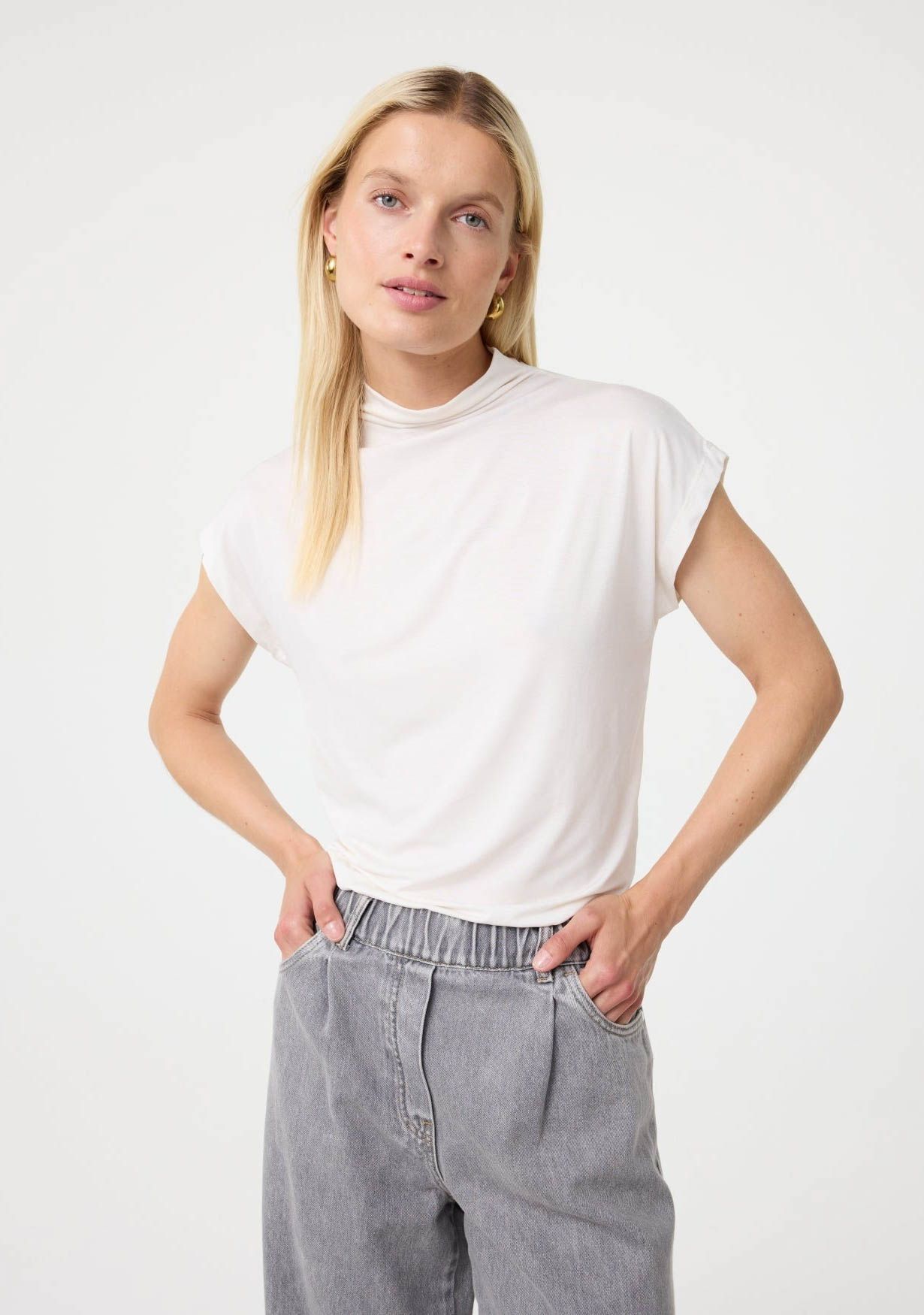KNIT-TED SHIRT