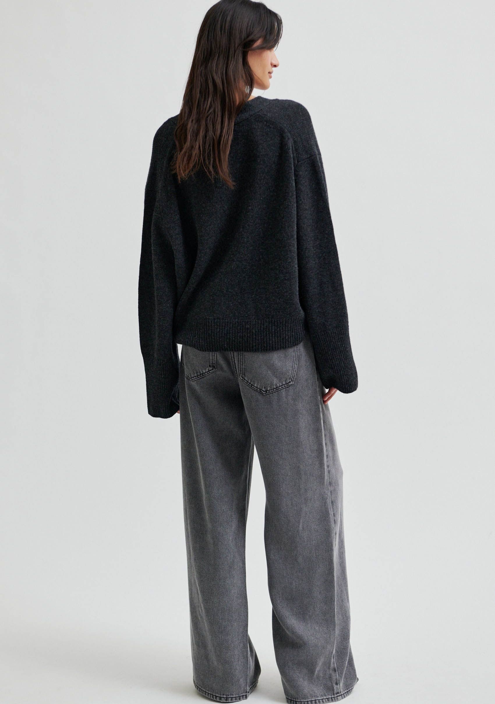 SECOND FEMALE JEANS