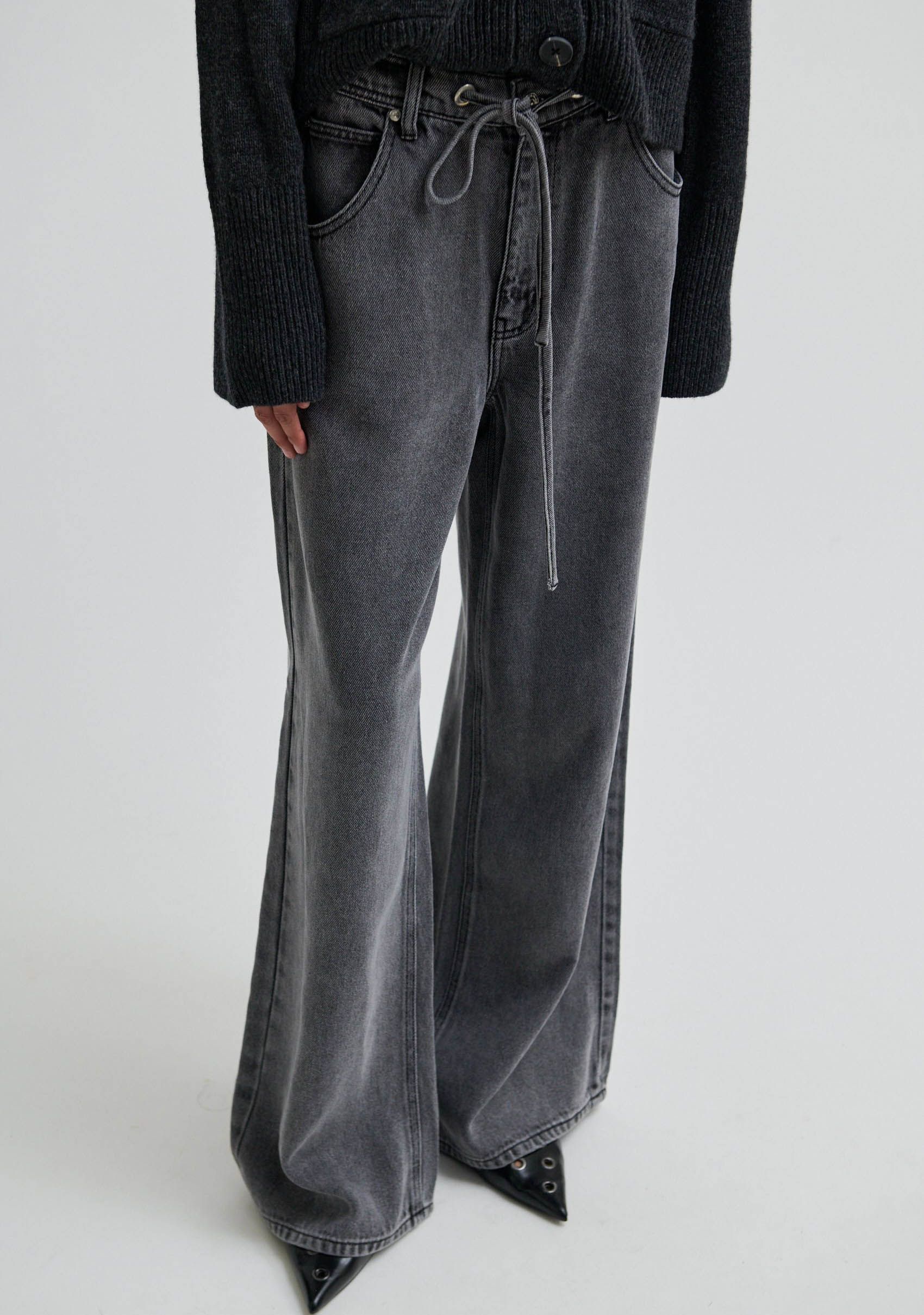 SECOND FEMALE JEANS