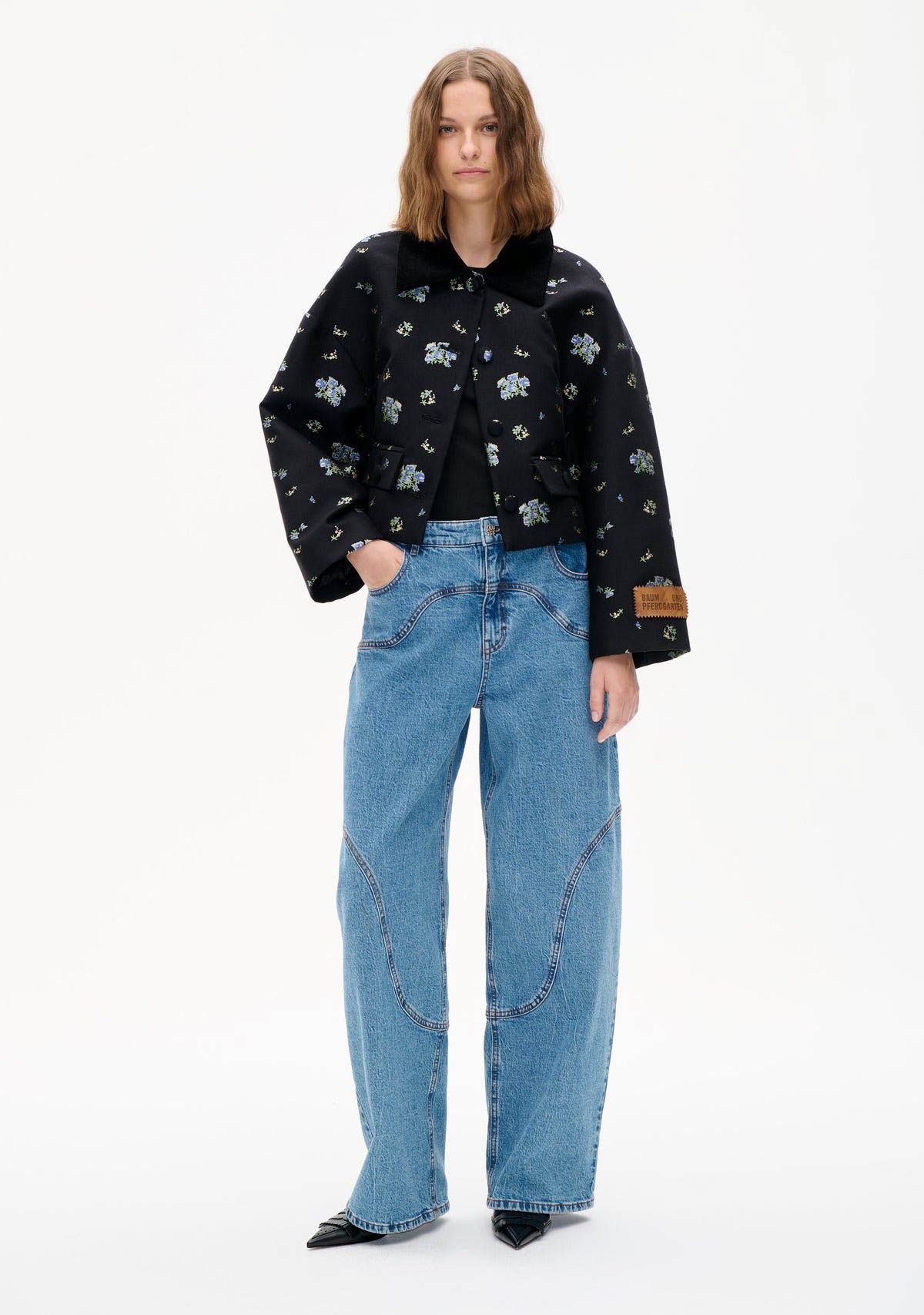 BAUM UND PFERDGARTEN JASJE