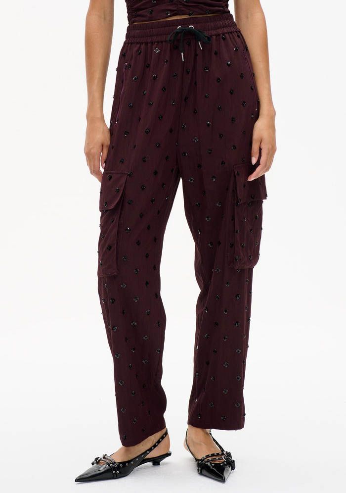 BAUM UND PFERDGARTEN CARGO