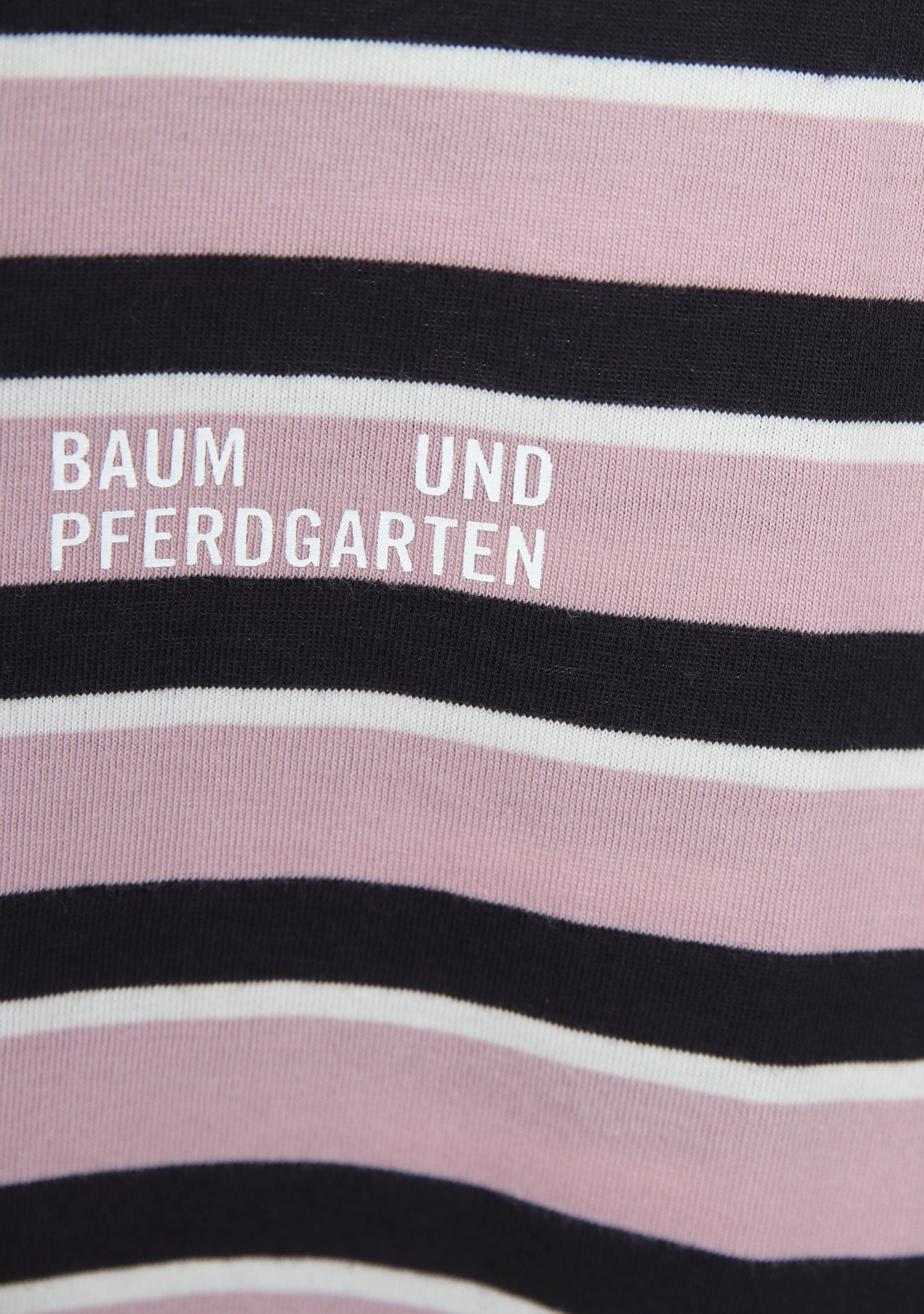 BAUM UND PFERDGARTEN SHIRT
