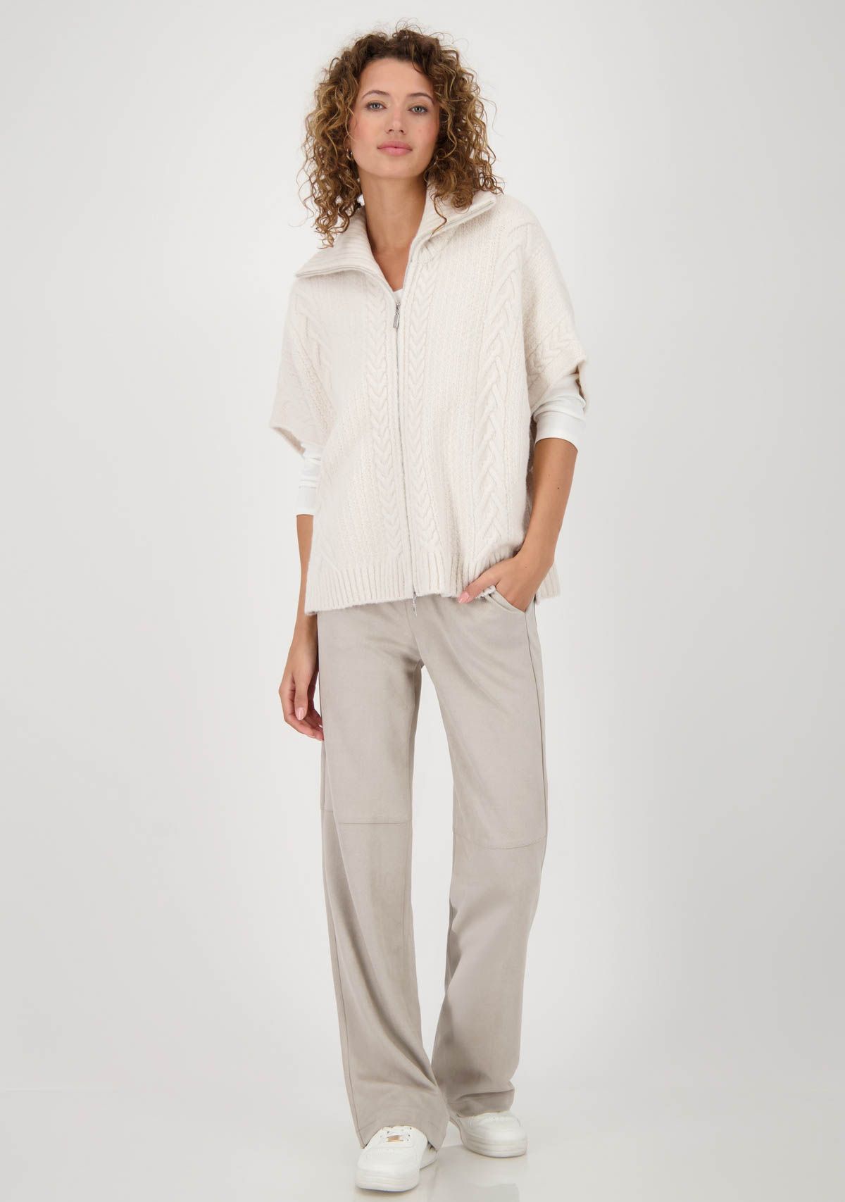 MONARI VEST