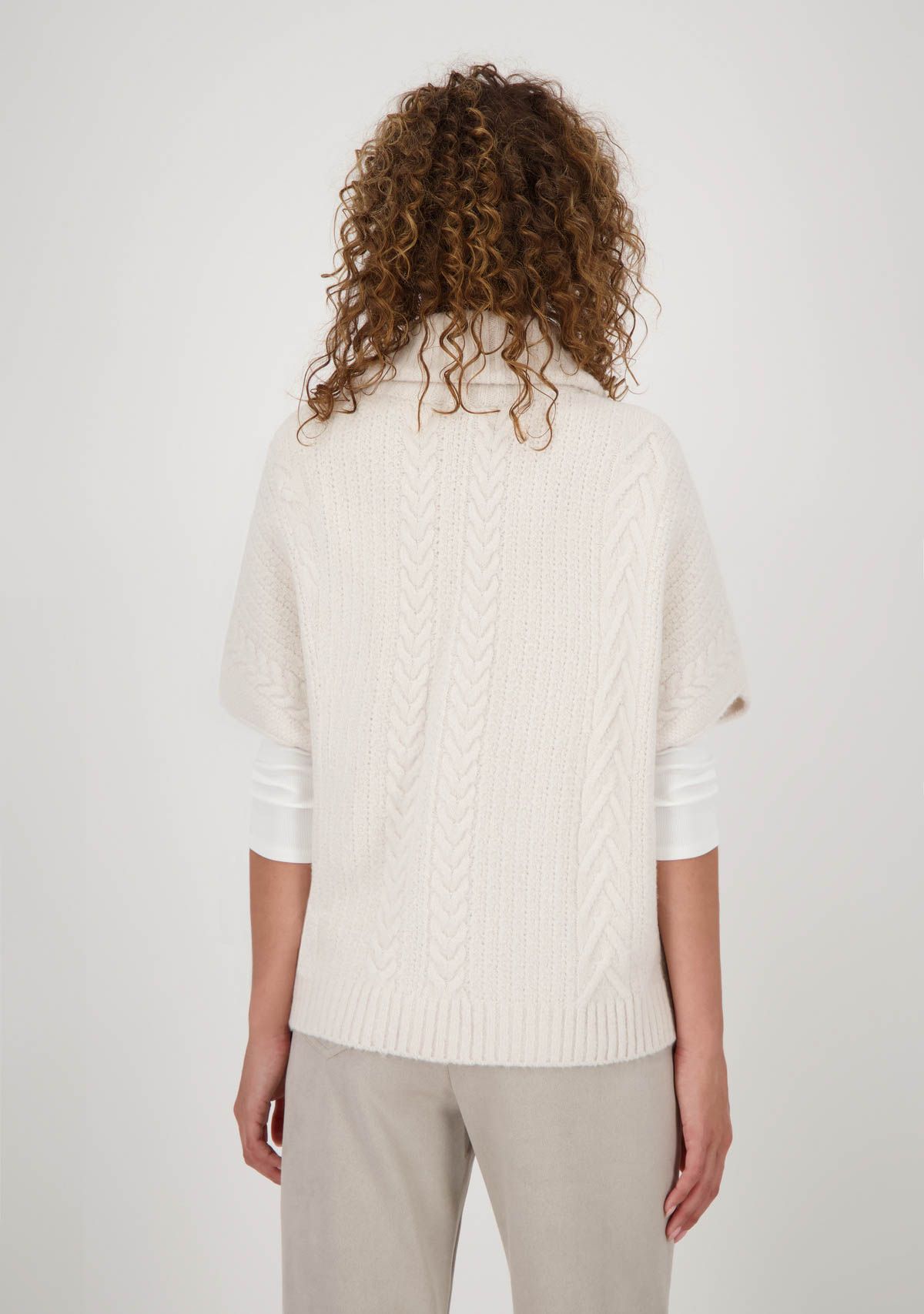 MONARI VEST