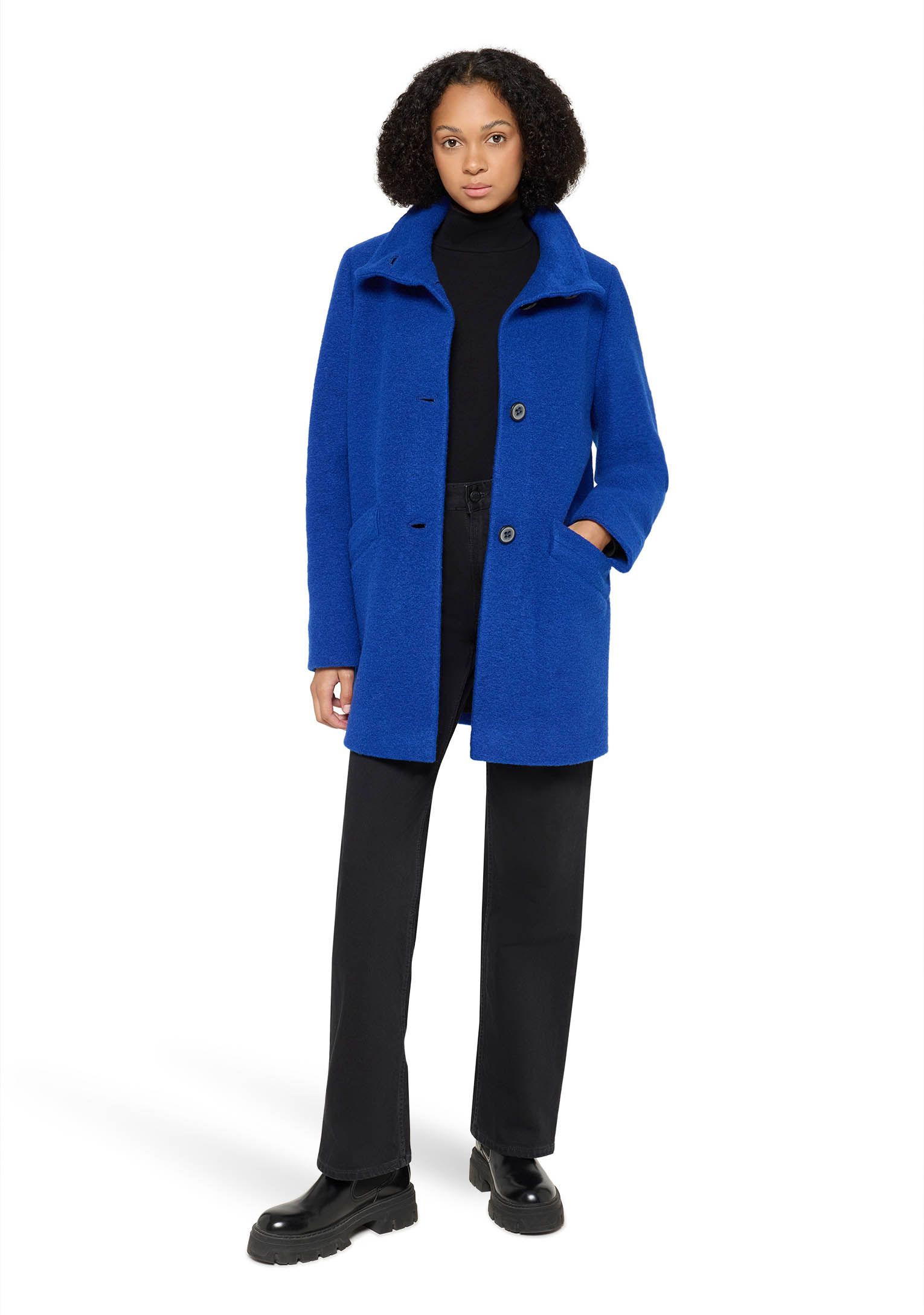 AMBER AND JUNE MANTEL