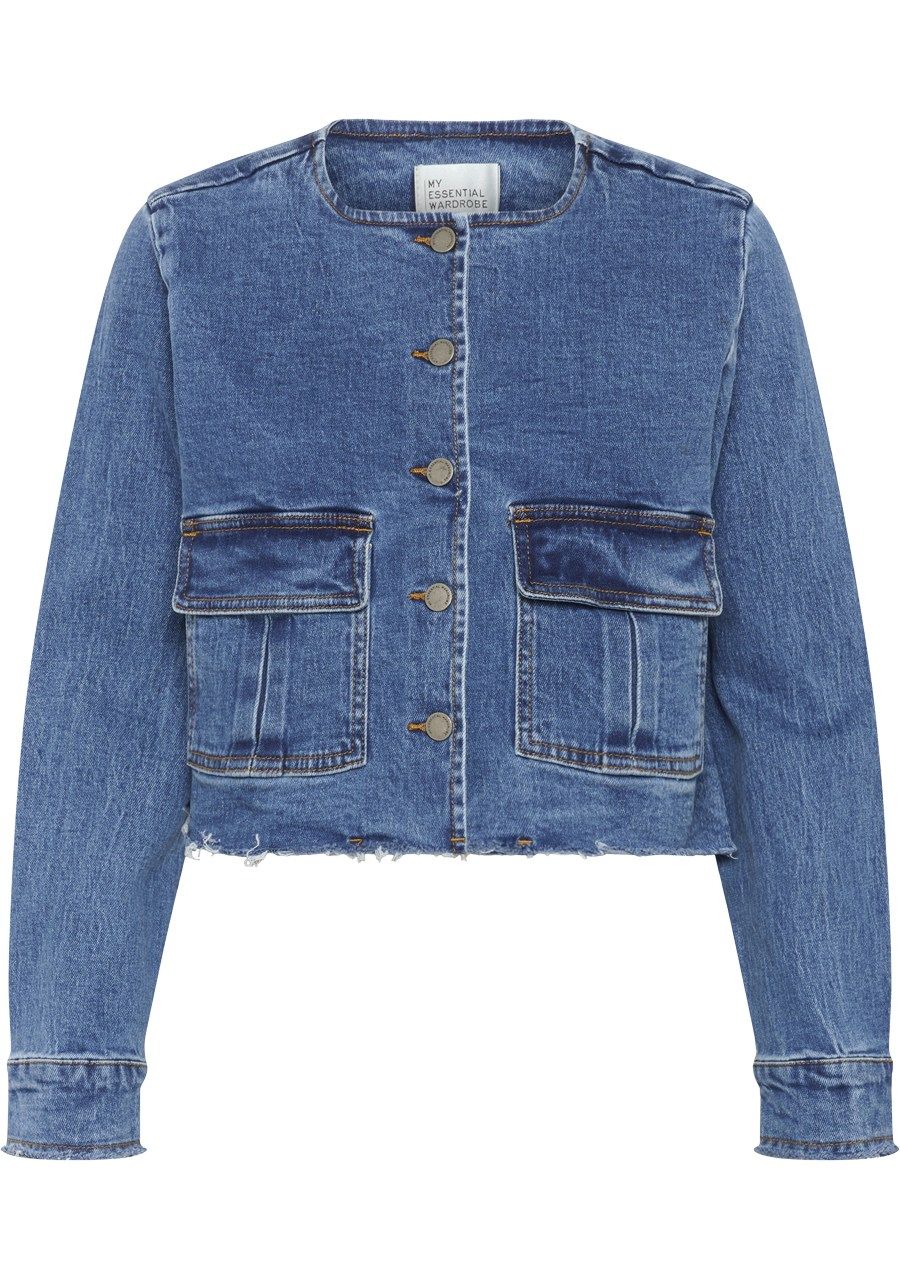 MY ESSENTIAL WARDROBE JASJE