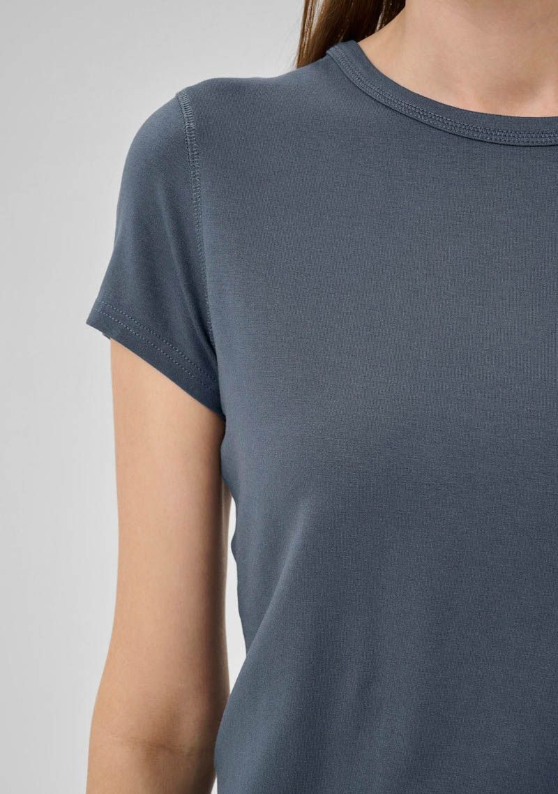 MY ESSENTIAL WARDROBE SHIRT