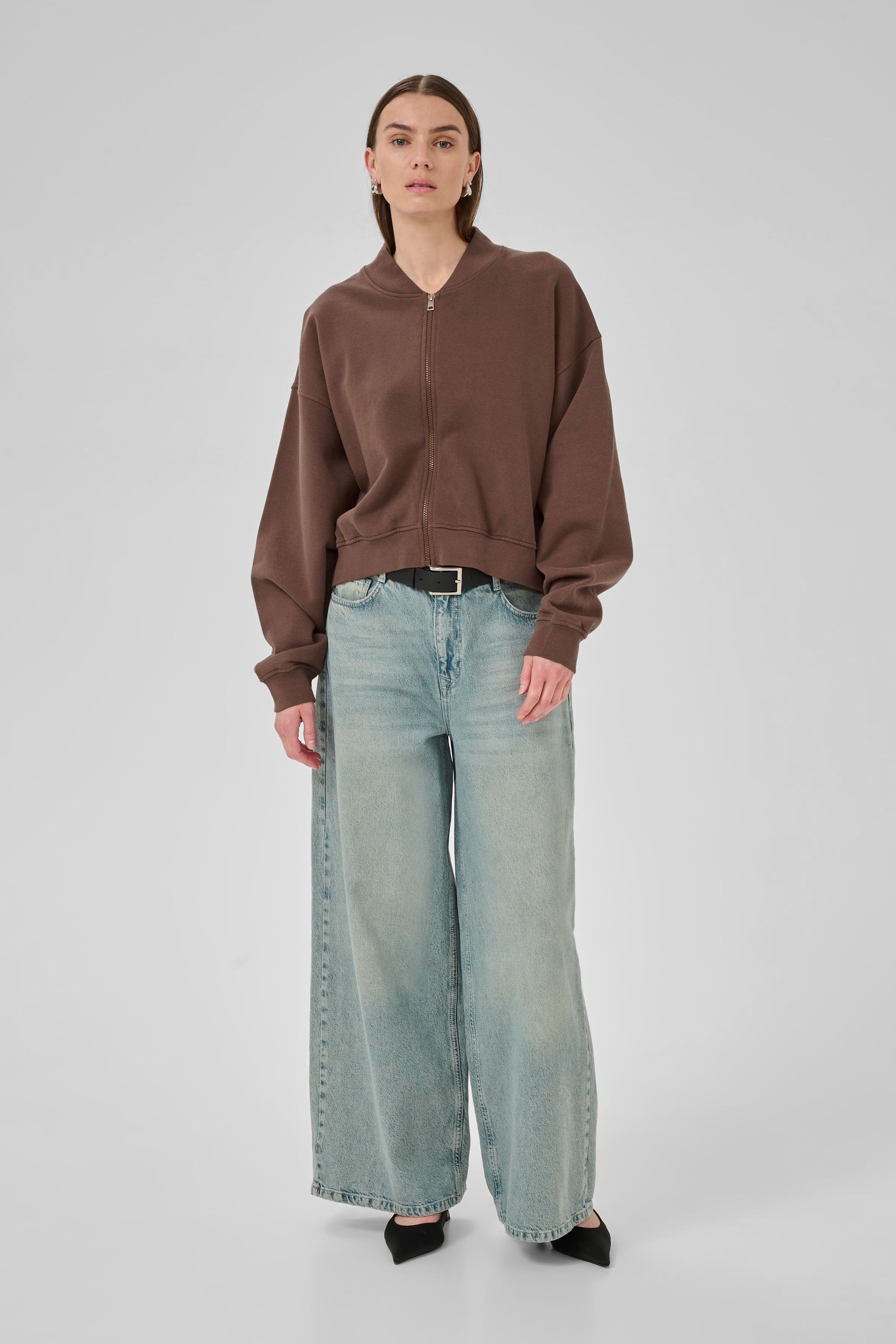 MY ESSENTIAL WARDROBE SWEATER