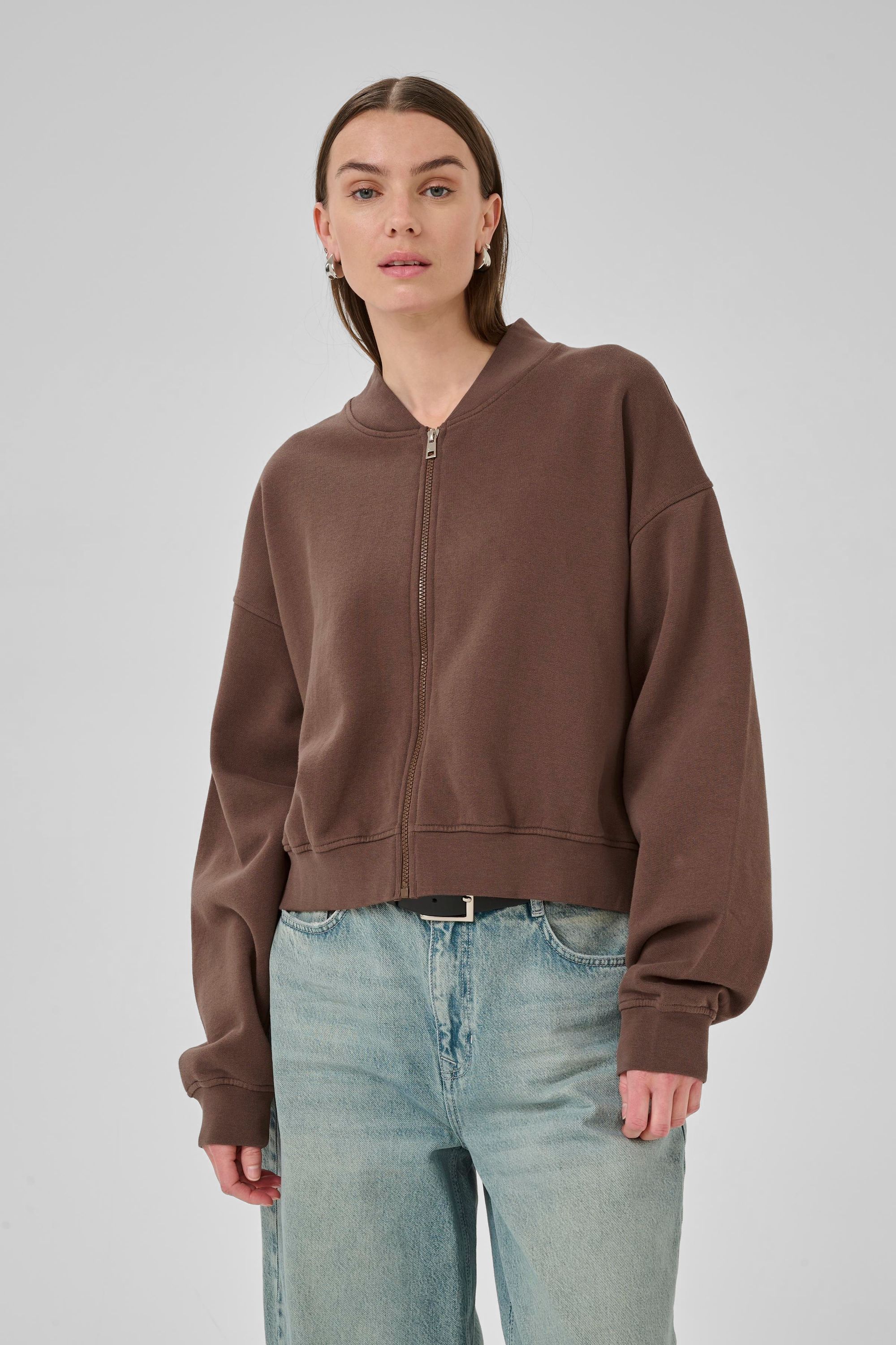 MY ESSENTIAL WARDROBE SWEATER