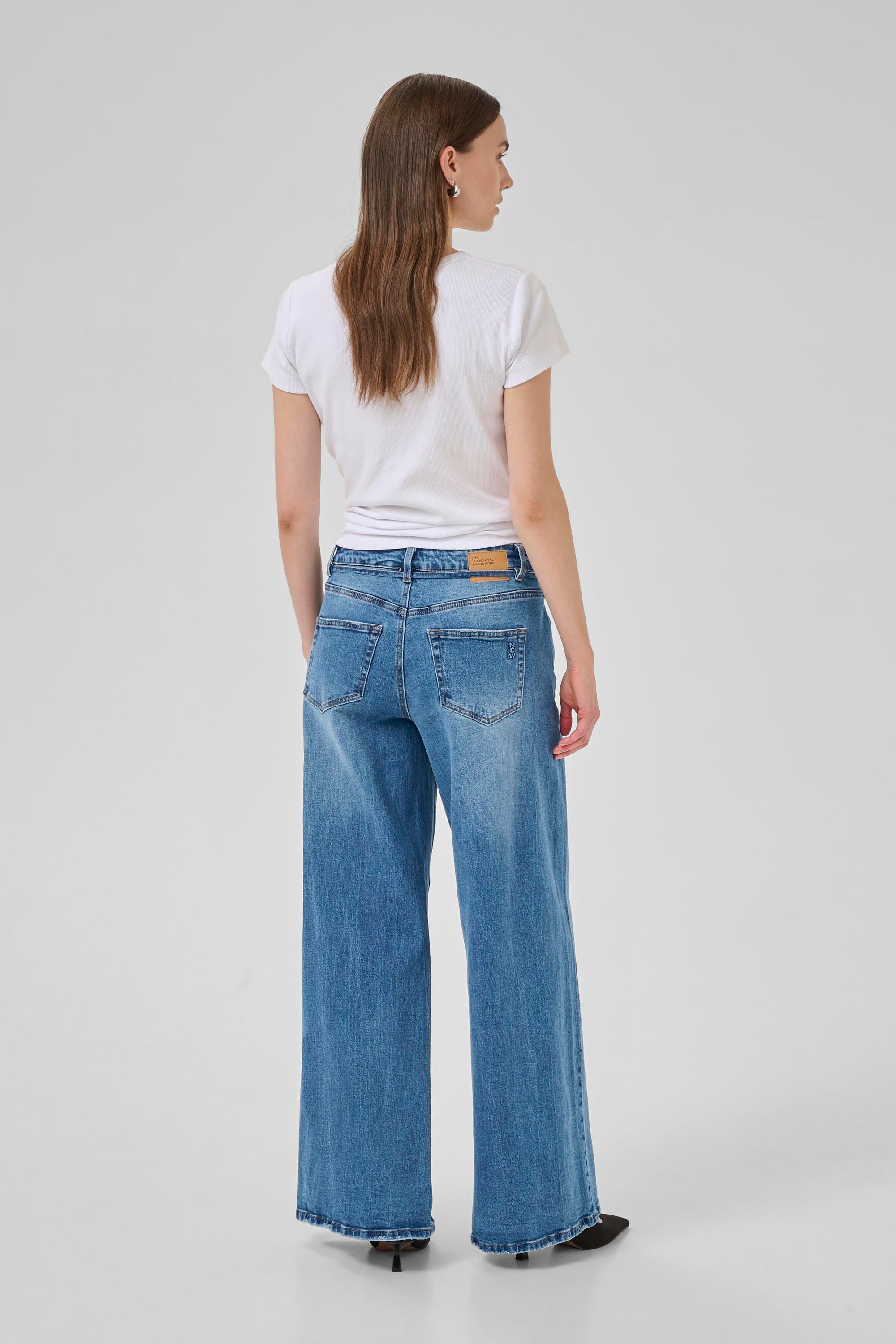 MY ESSENTIAL WARDROBE JEANS