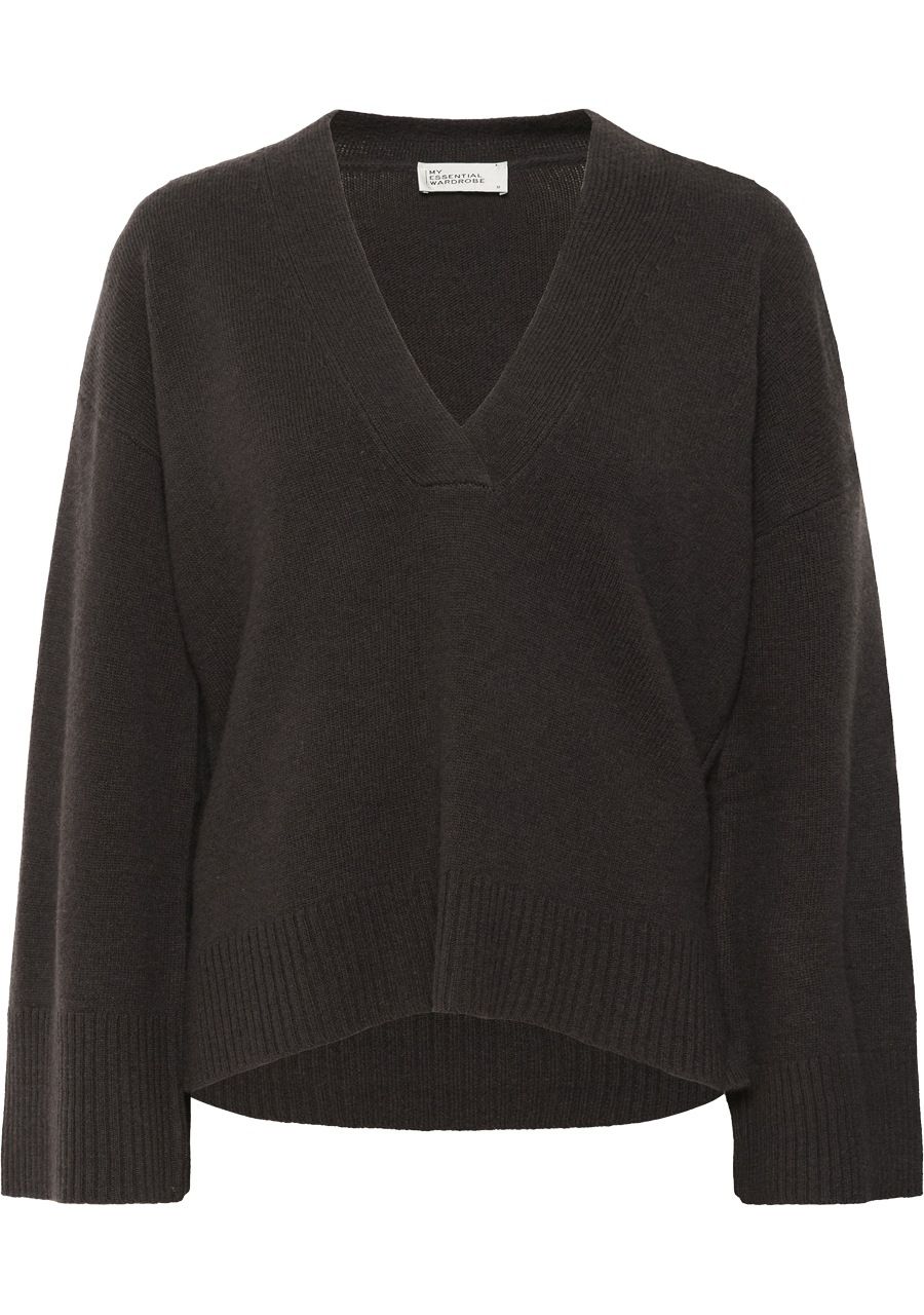 MY ESSENTIAL WARDROBE TRUI