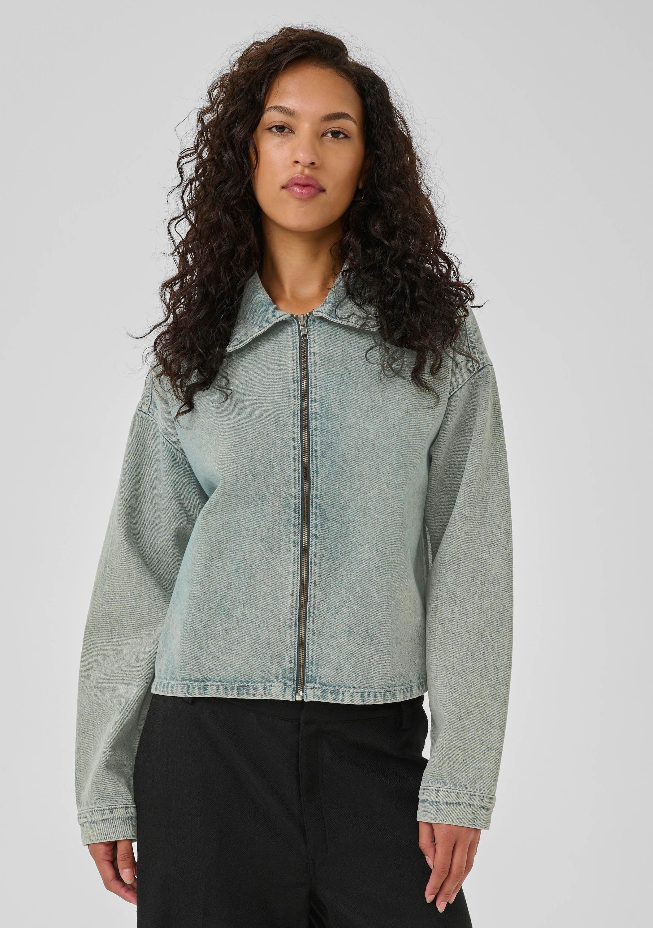 MY ESSENTIAL WARDROBE DENIMJACK