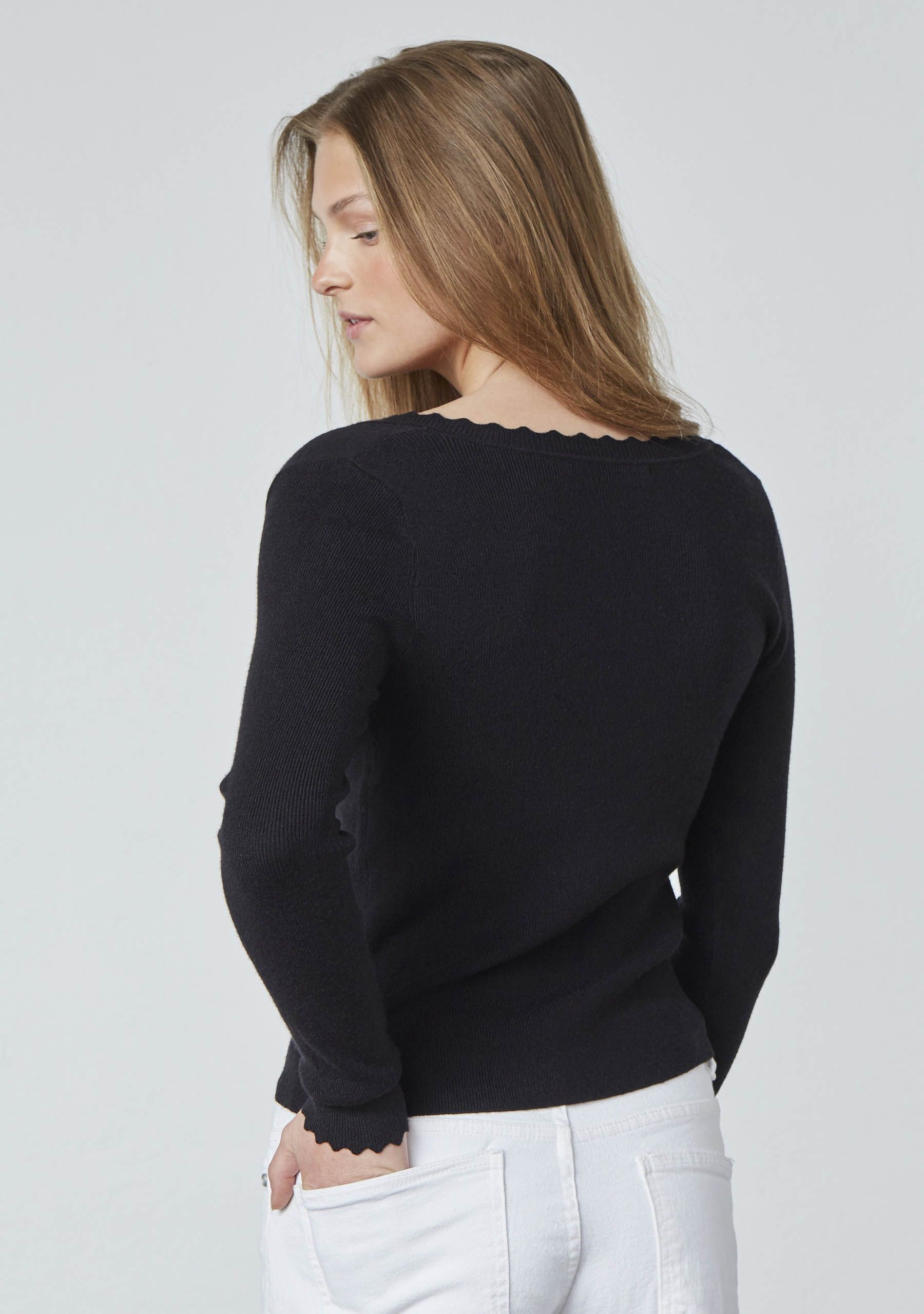 SISTERS POINT SHIRT