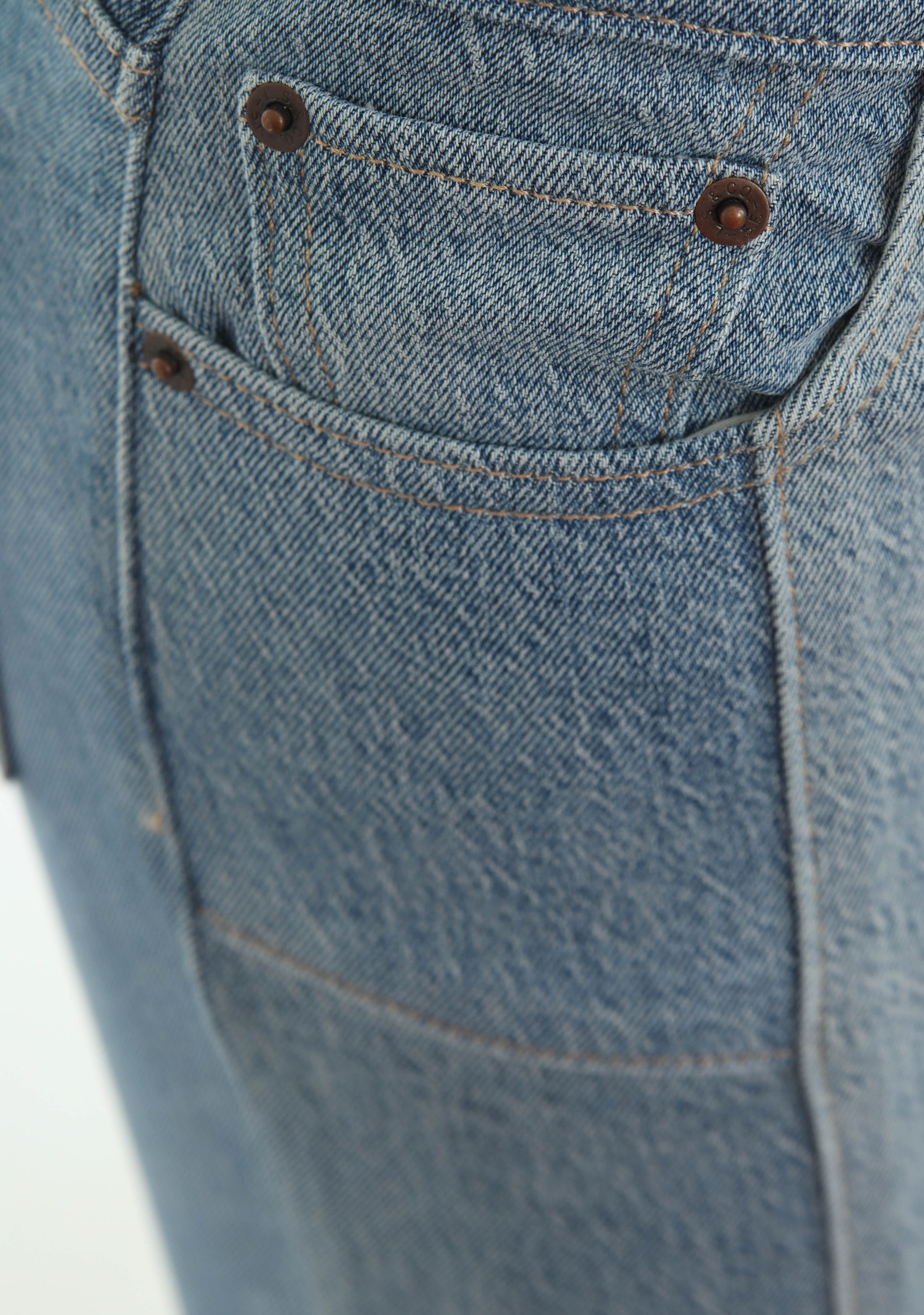 LEVI'S JEANS