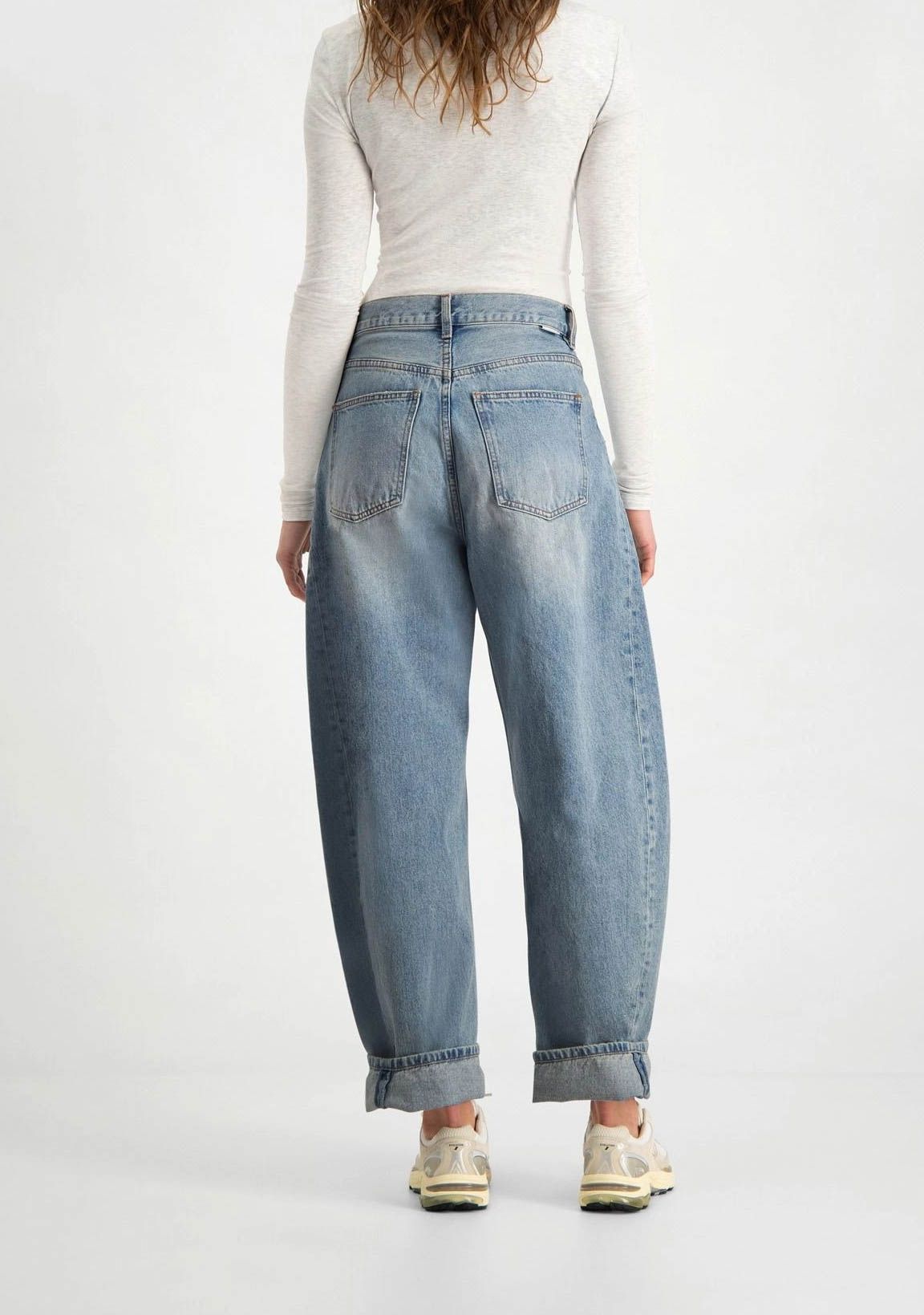 CIRCLE OF TRUST JEANS