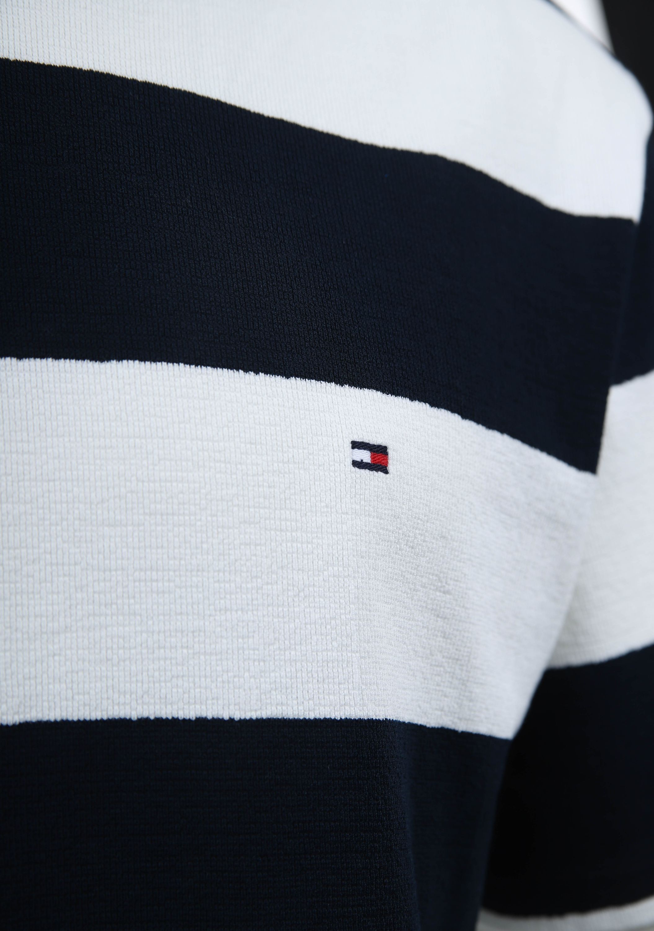 TOMMY HILFIGER TSHIRT