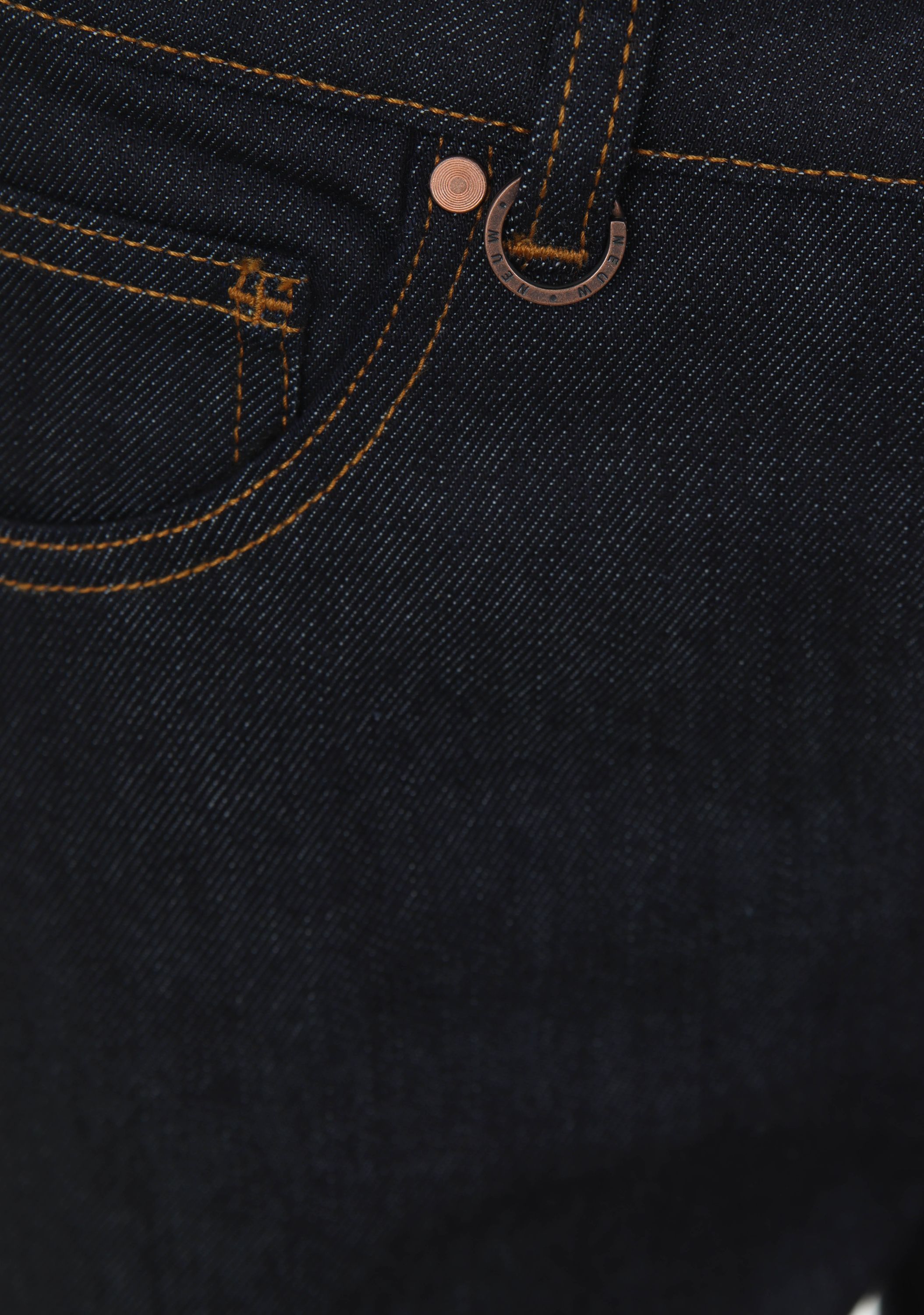NEUW JEANS