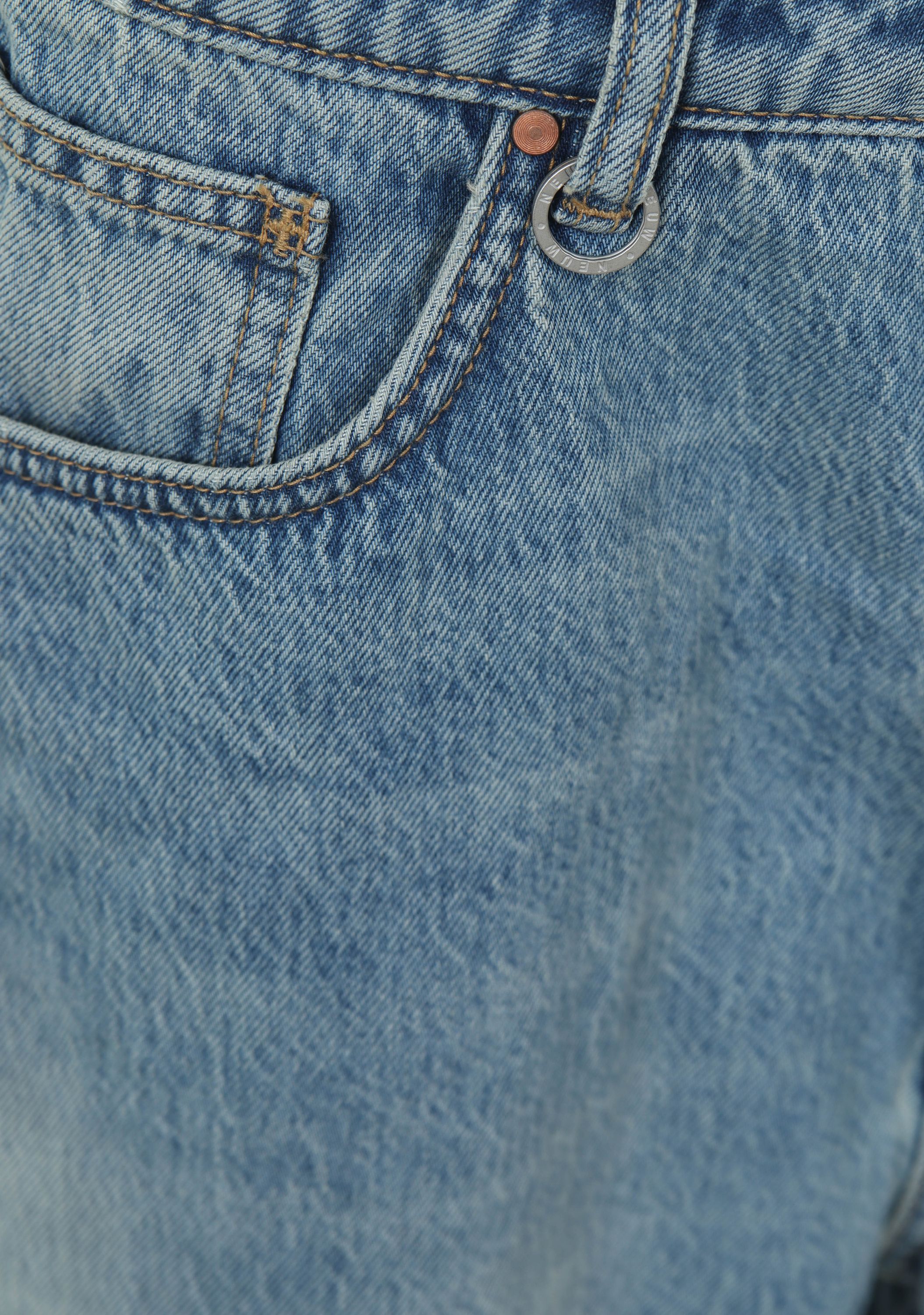 NEUW JEANS