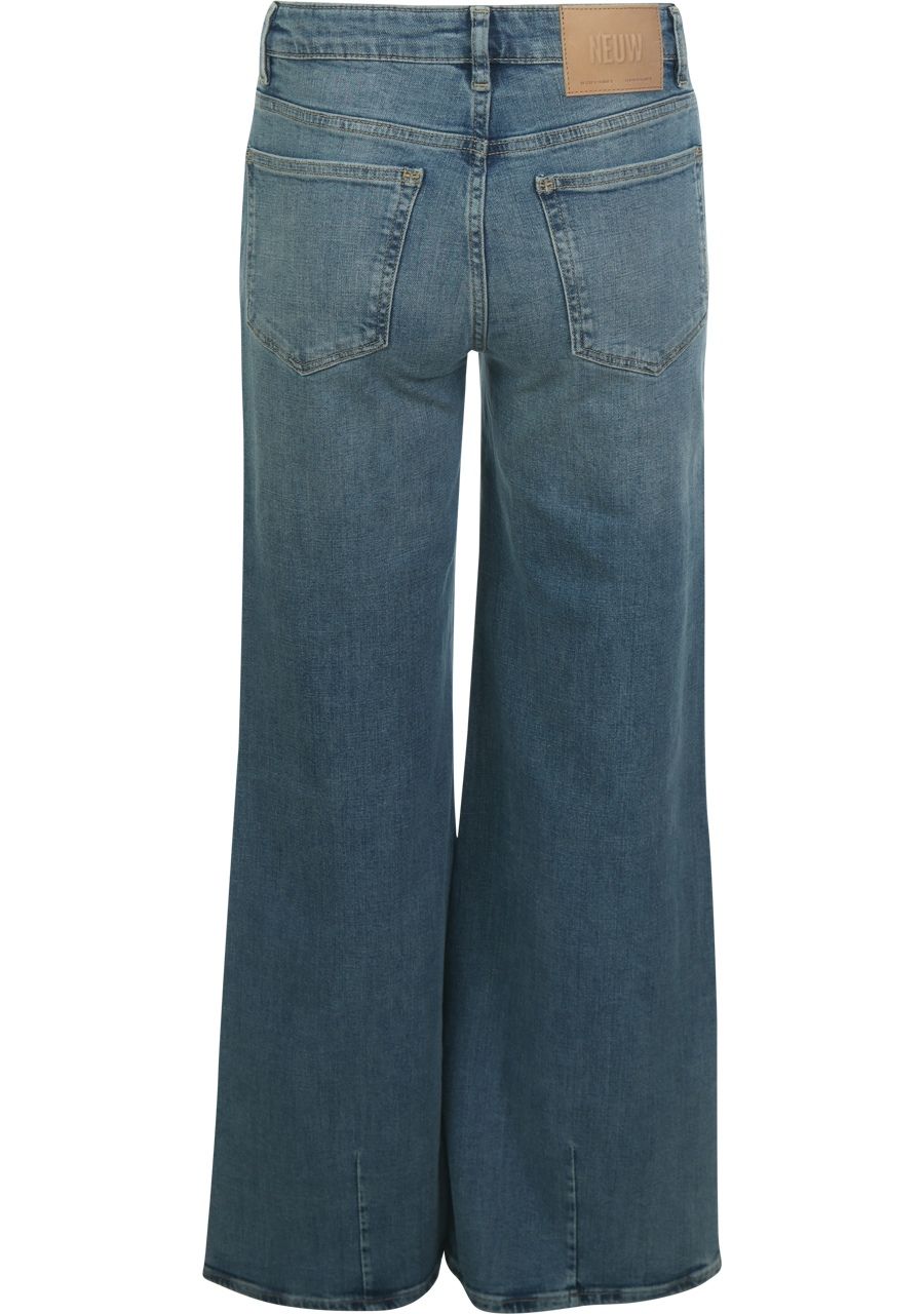 NEUW JEANS